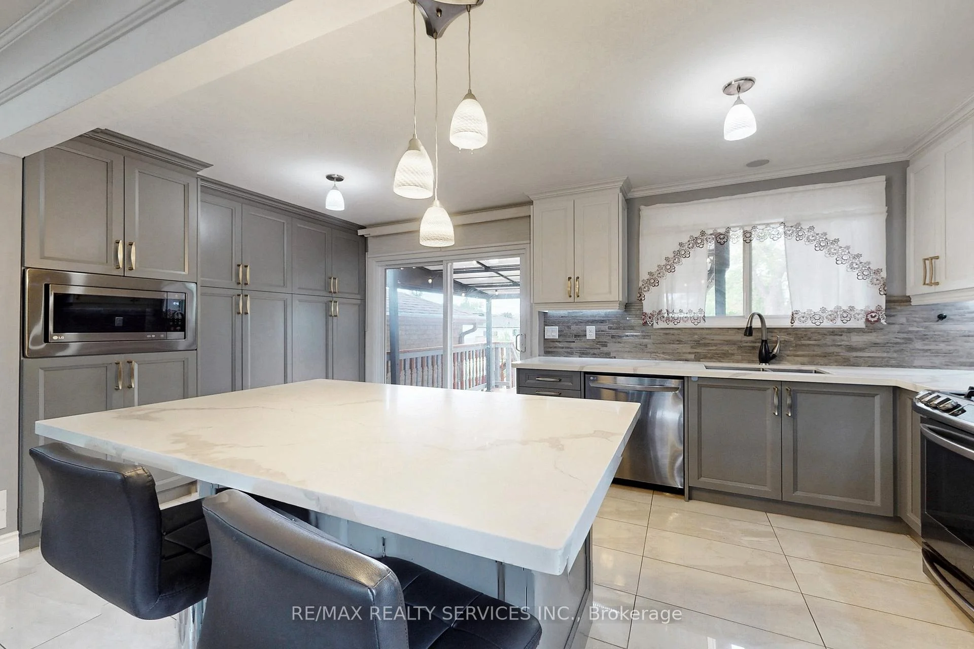 Photo 18 of 53 Geneva Crescent, Brampton, Northgate — HOMEH