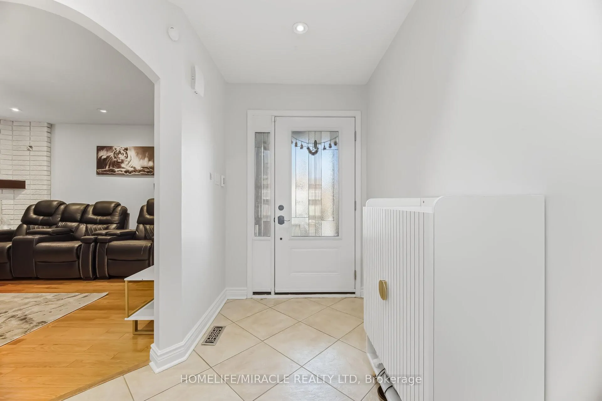 Photo 4 of 60 Trewartha Crescent, Brampton, Heart Lake West — HOMEH