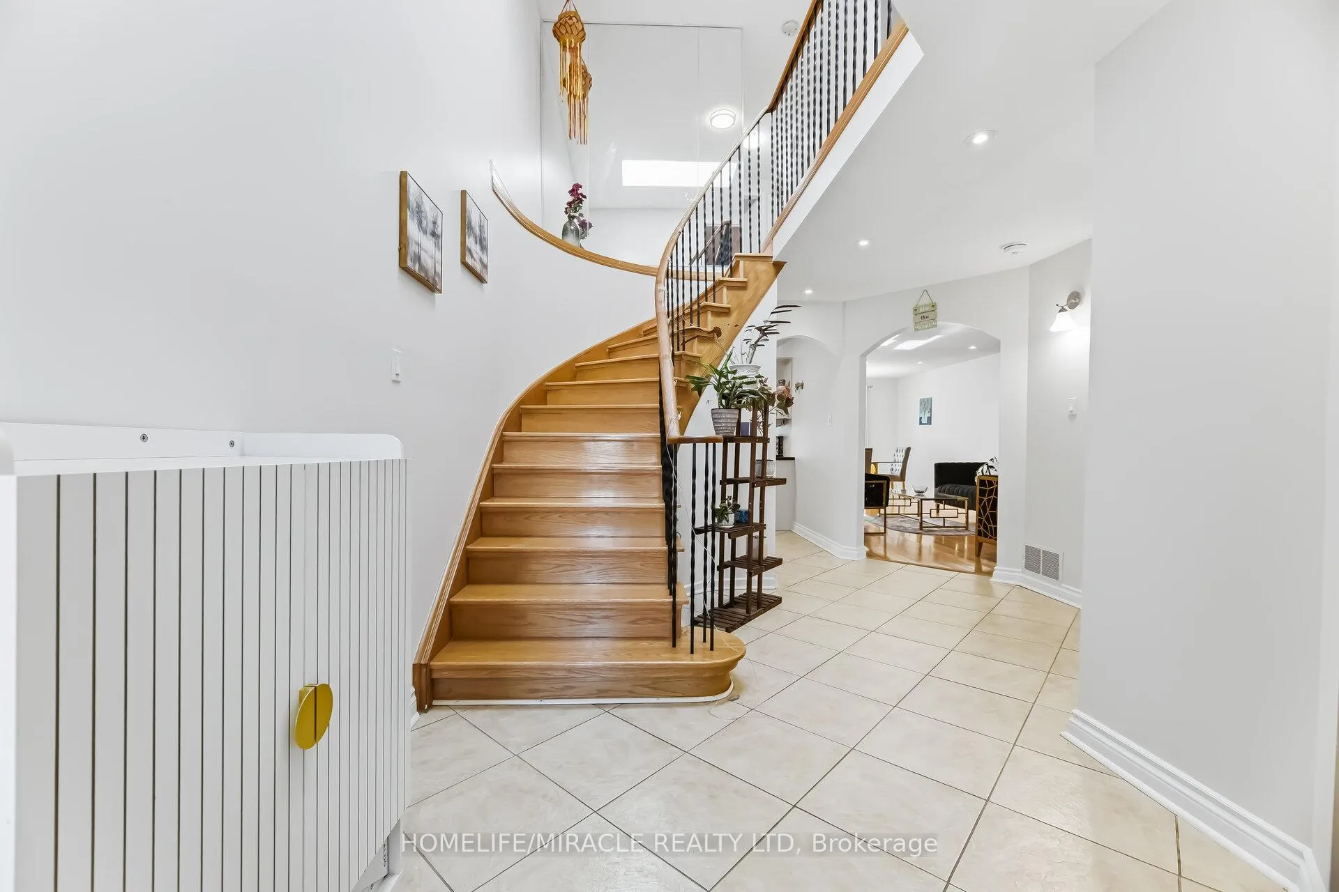 Photo 5 of 60 Trewartha Crescent, Brampton, Heart Lake West — HOMEH
