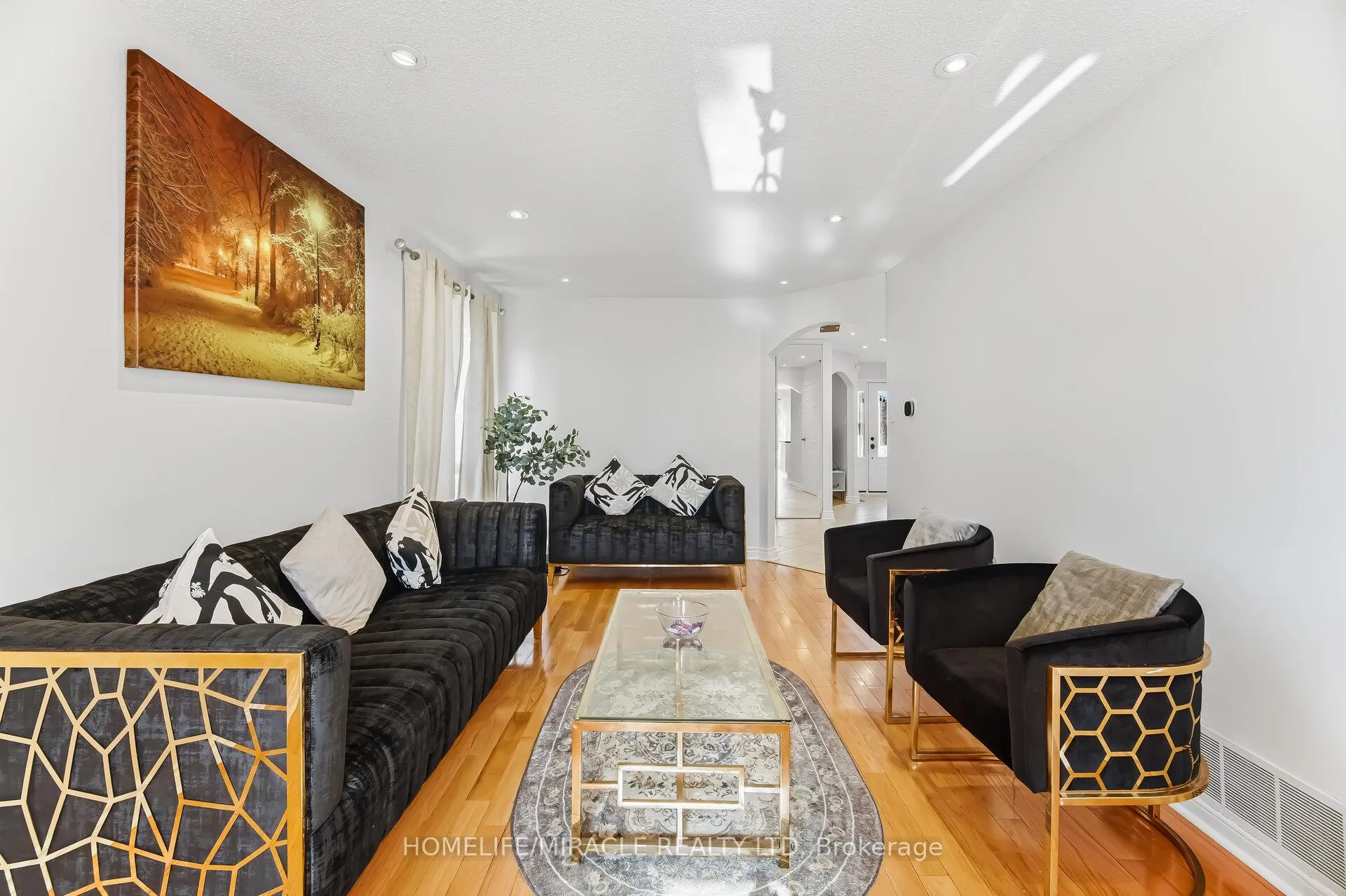 Photo 7 of 60 Trewartha Crescent, Brampton, Heart Lake West — HOMEH