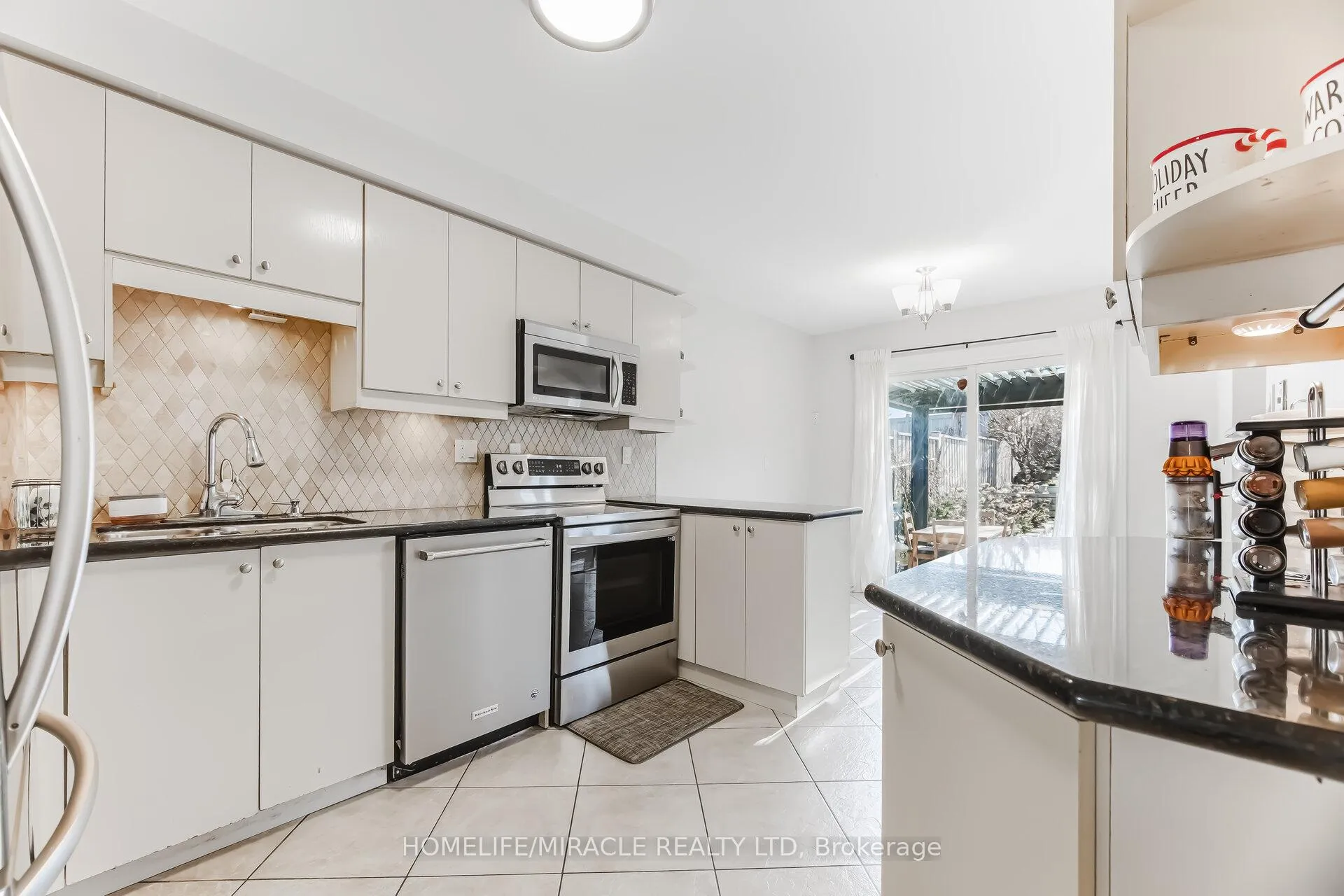 Photo 10 of 60 Trewartha Crescent, Brampton, Heart Lake West — HOMEH