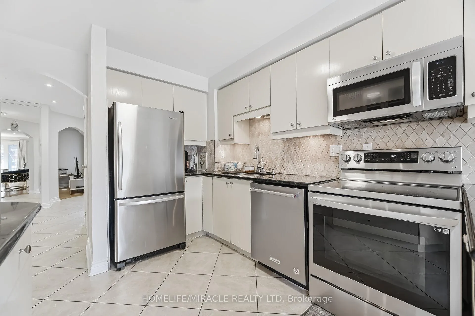 Photo 11 of 60 Trewartha Crescent, Brampton, Heart Lake West — HOMEH