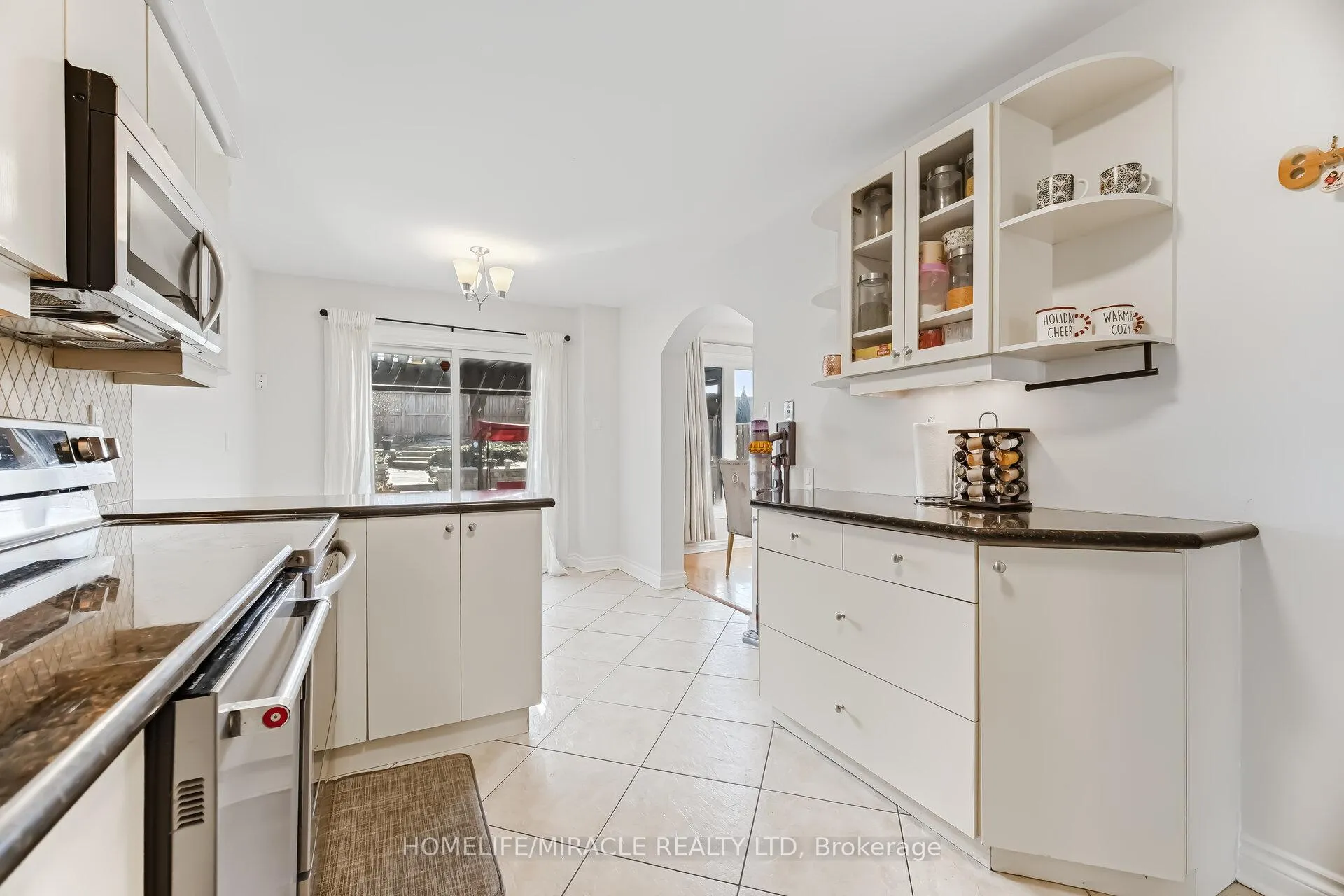 Photo 12 of 60 Trewartha Crescent, Brampton, Heart Lake West — HOMEH