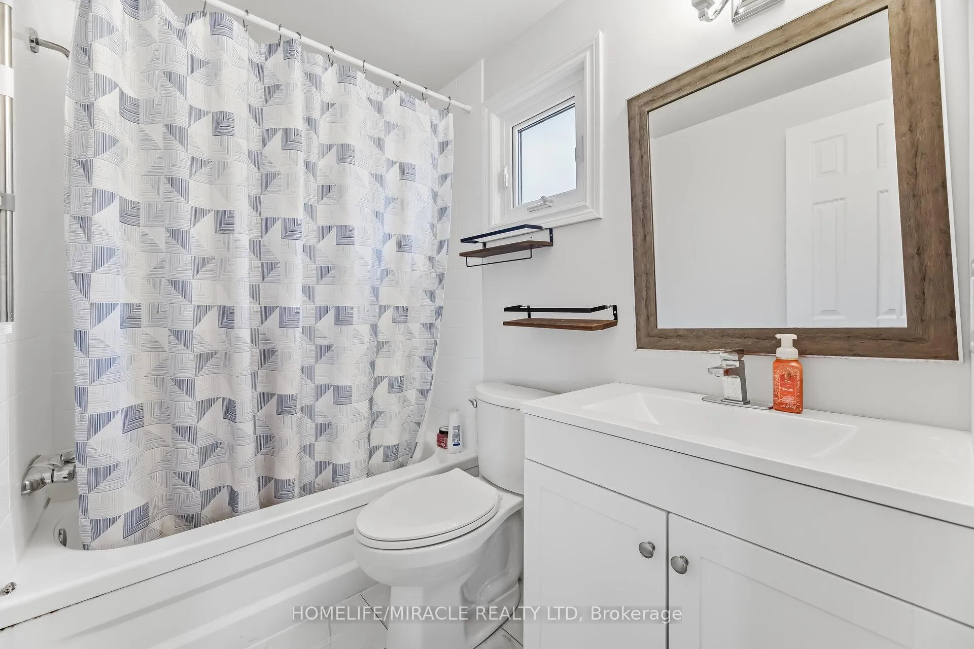 Photo 20 of 60 Trewartha Crescent, Brampton, Heart Lake West — HOMEH