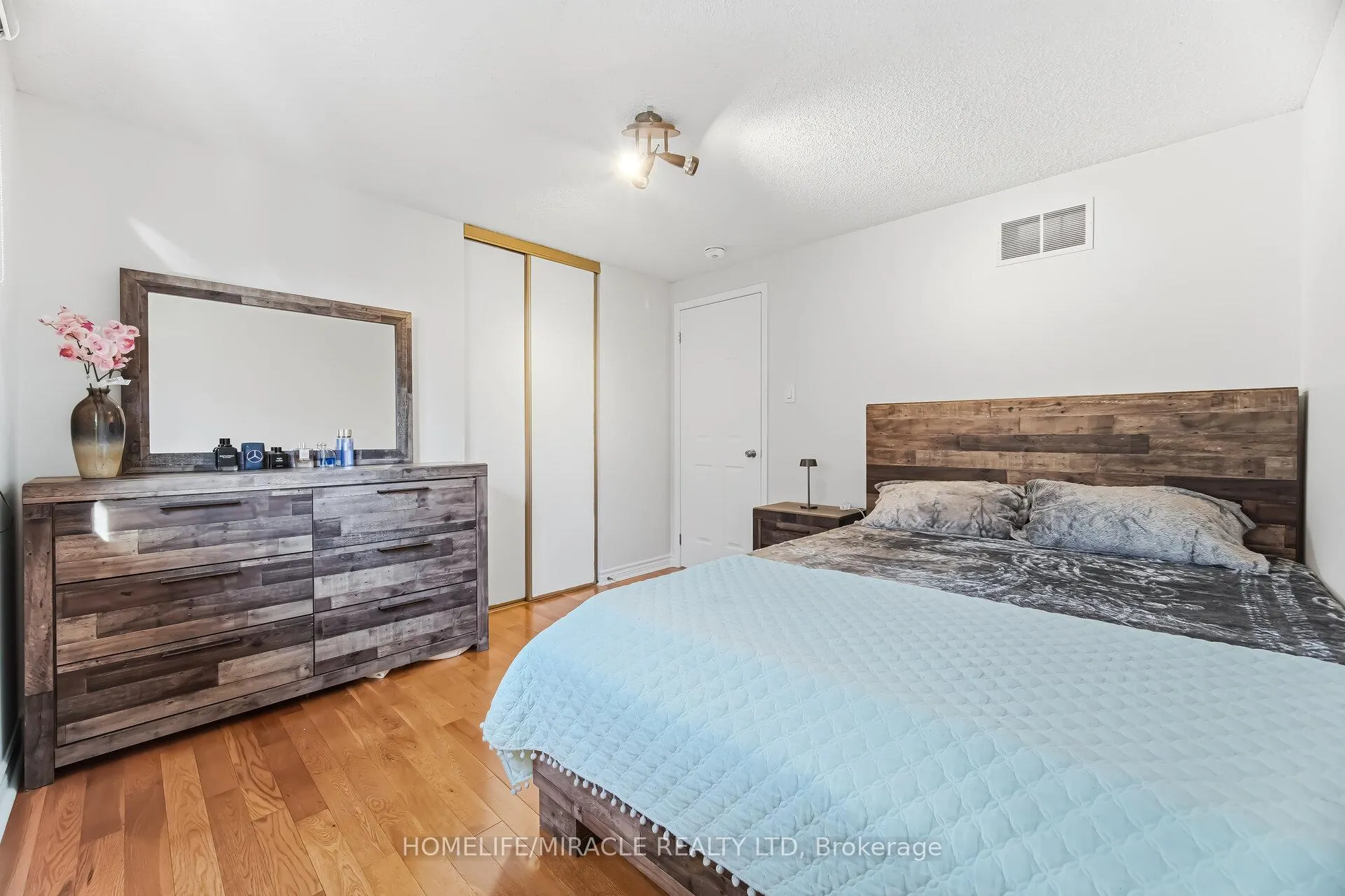Photo 24 of 60 Trewartha Crescent, Brampton, Heart Lake West — HOMEH