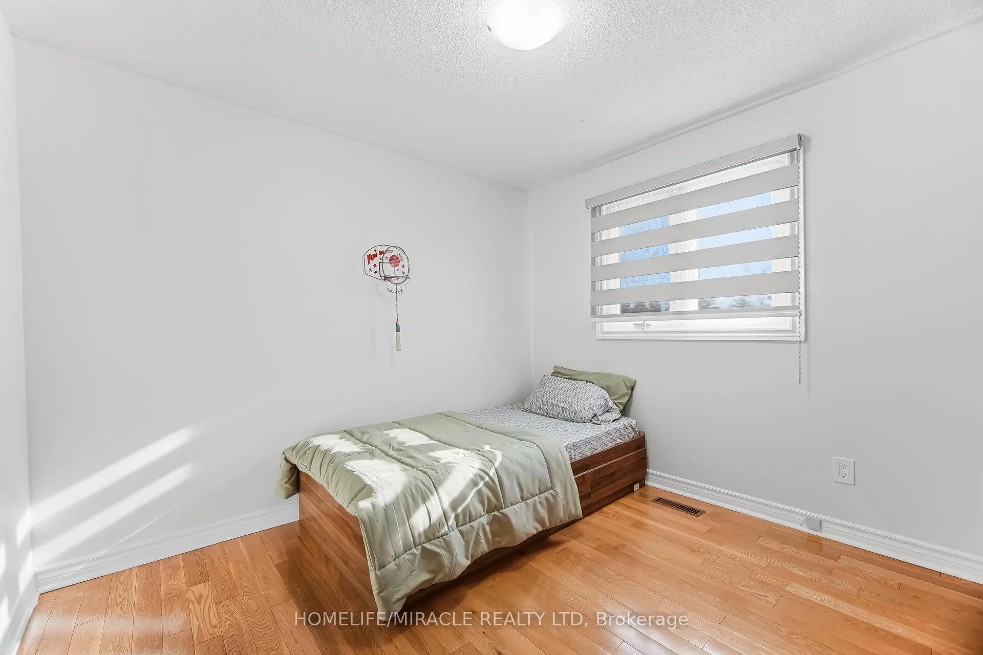 Photo 27 of 60 Trewartha Crescent, Brampton, Heart Lake West — HOMEH