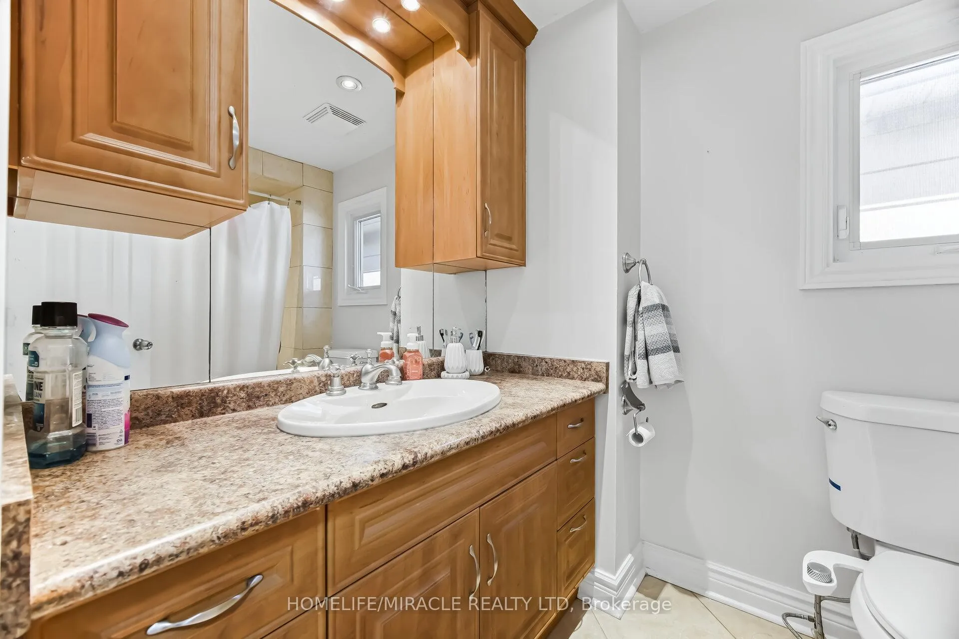 Photo 28 of 60 Trewartha Crescent, Brampton, Heart Lake West — HOMEH