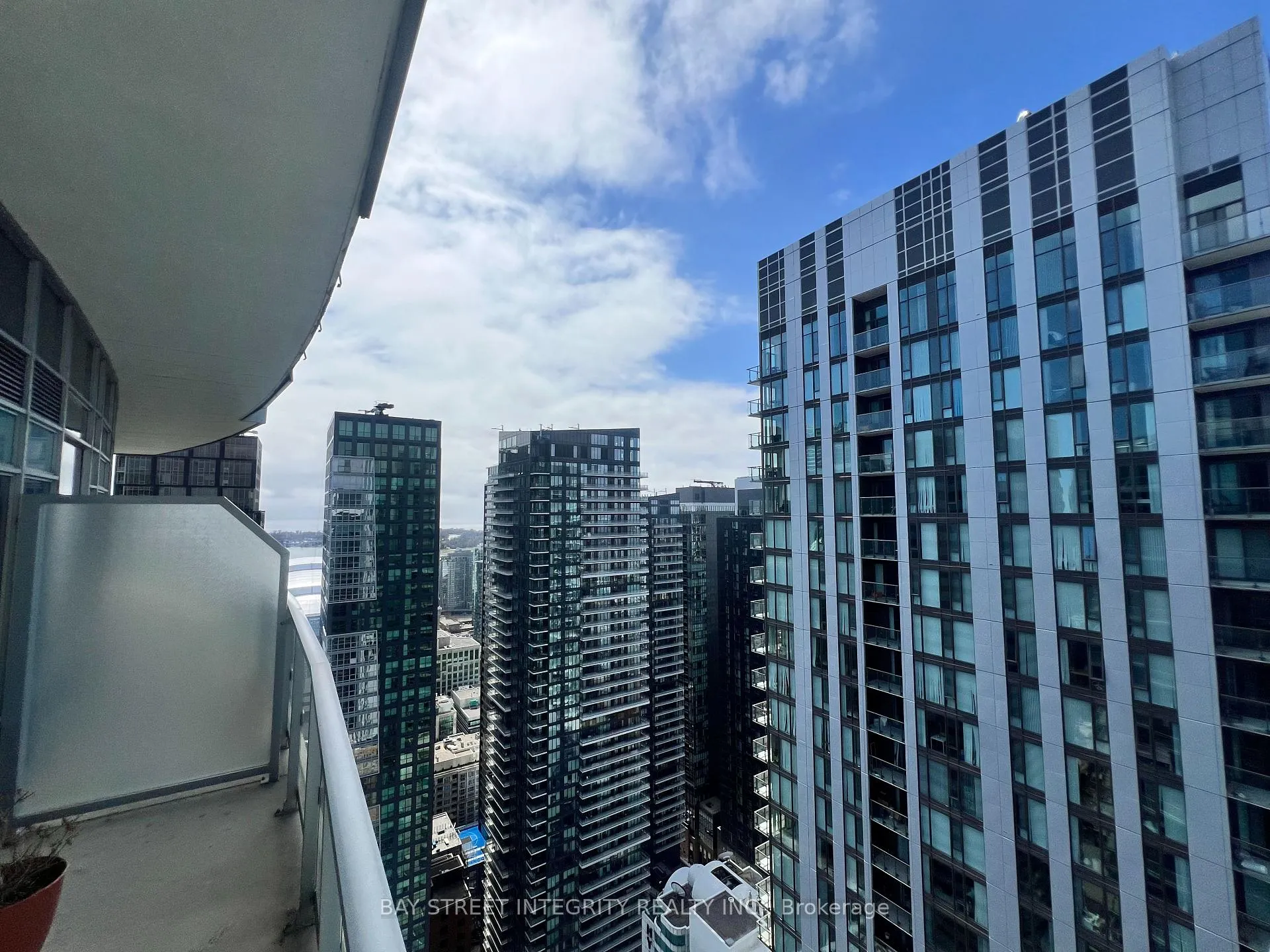 Photo 9 of Unit 4301, 21 Widmer Street, Toronto, Waterfront Communities — HOMEH