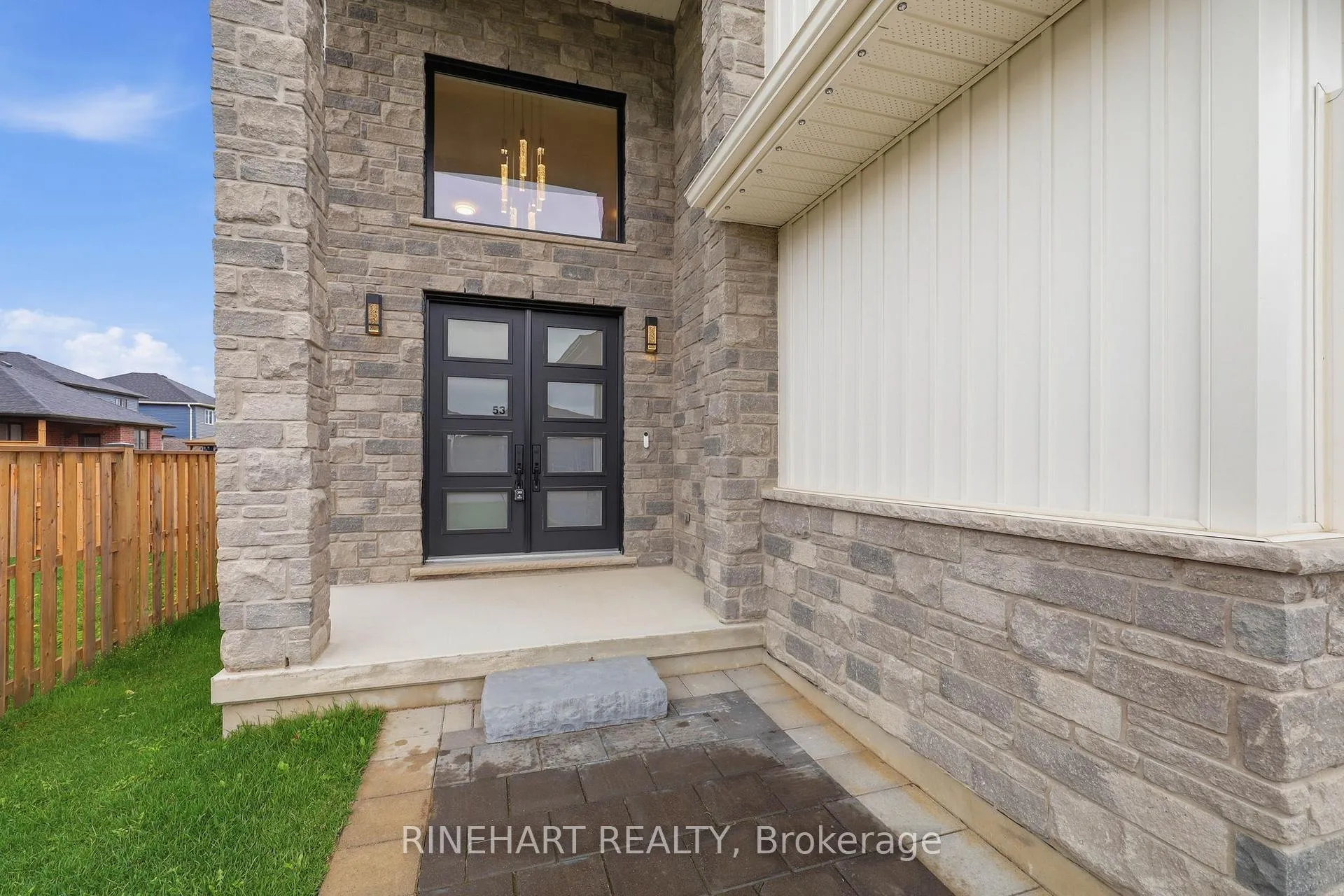 Photo 3 of 53 McNeil Street, Strathroy-Caradoc, Mount Brydges — HOMEH