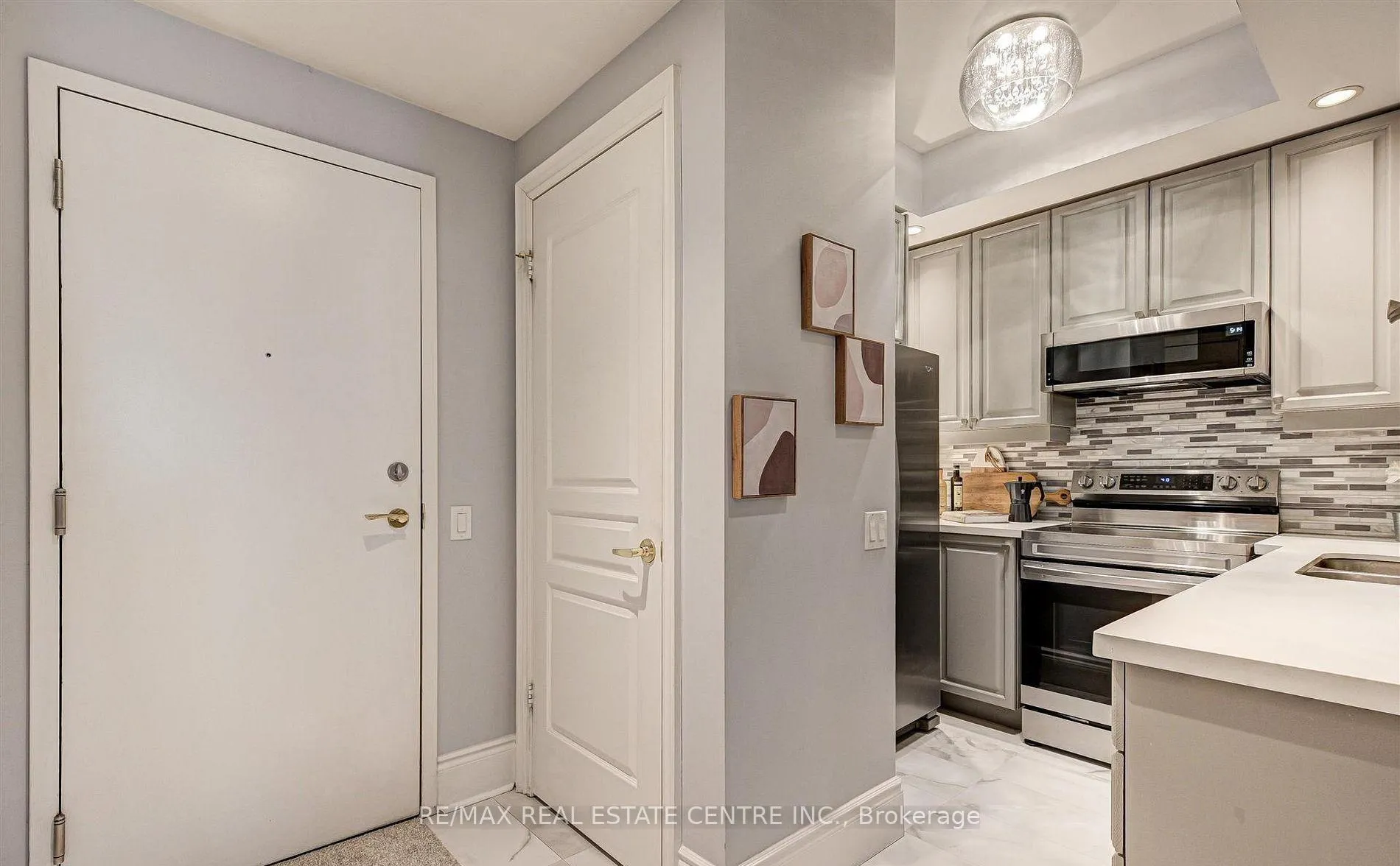 Front of Unit 2529, 15 Northtown Way