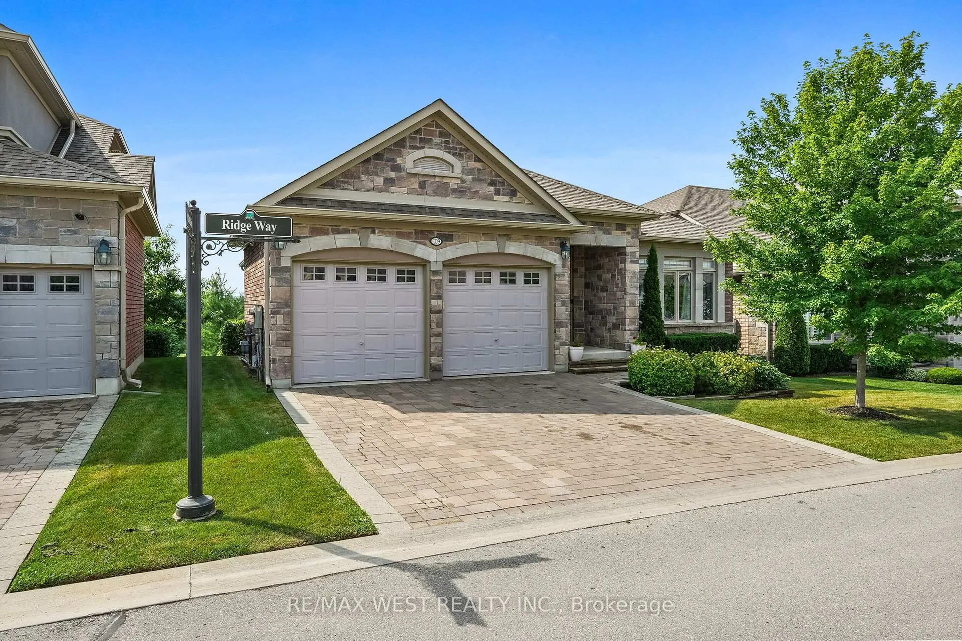 Photo 3 of Unit 29, 109 Ridge Way, New Tecumseth, Alliston — HOMEH