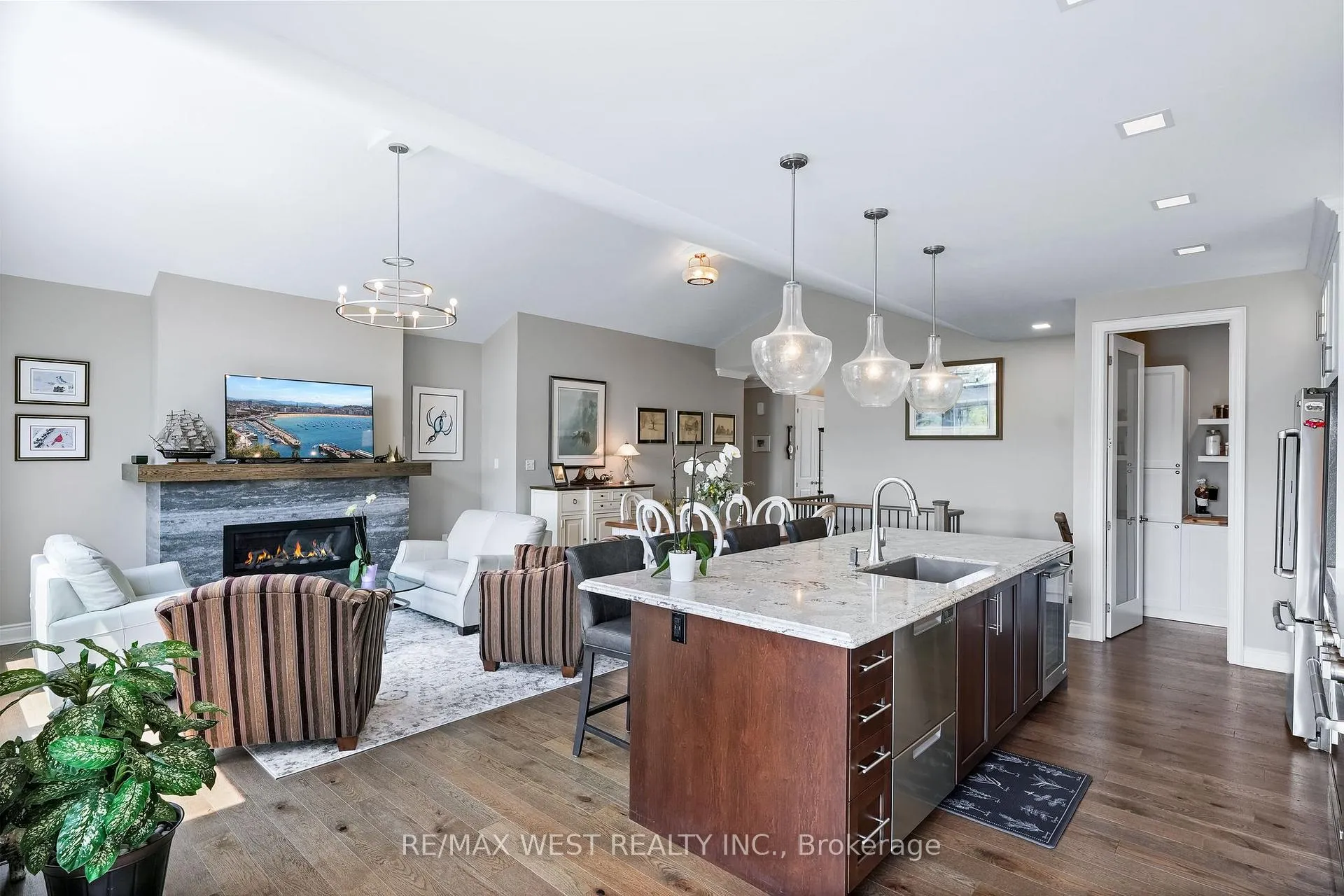 Photo 6 of Unit 29, 109 Ridge Way, New Tecumseth, Alliston — HOMEH