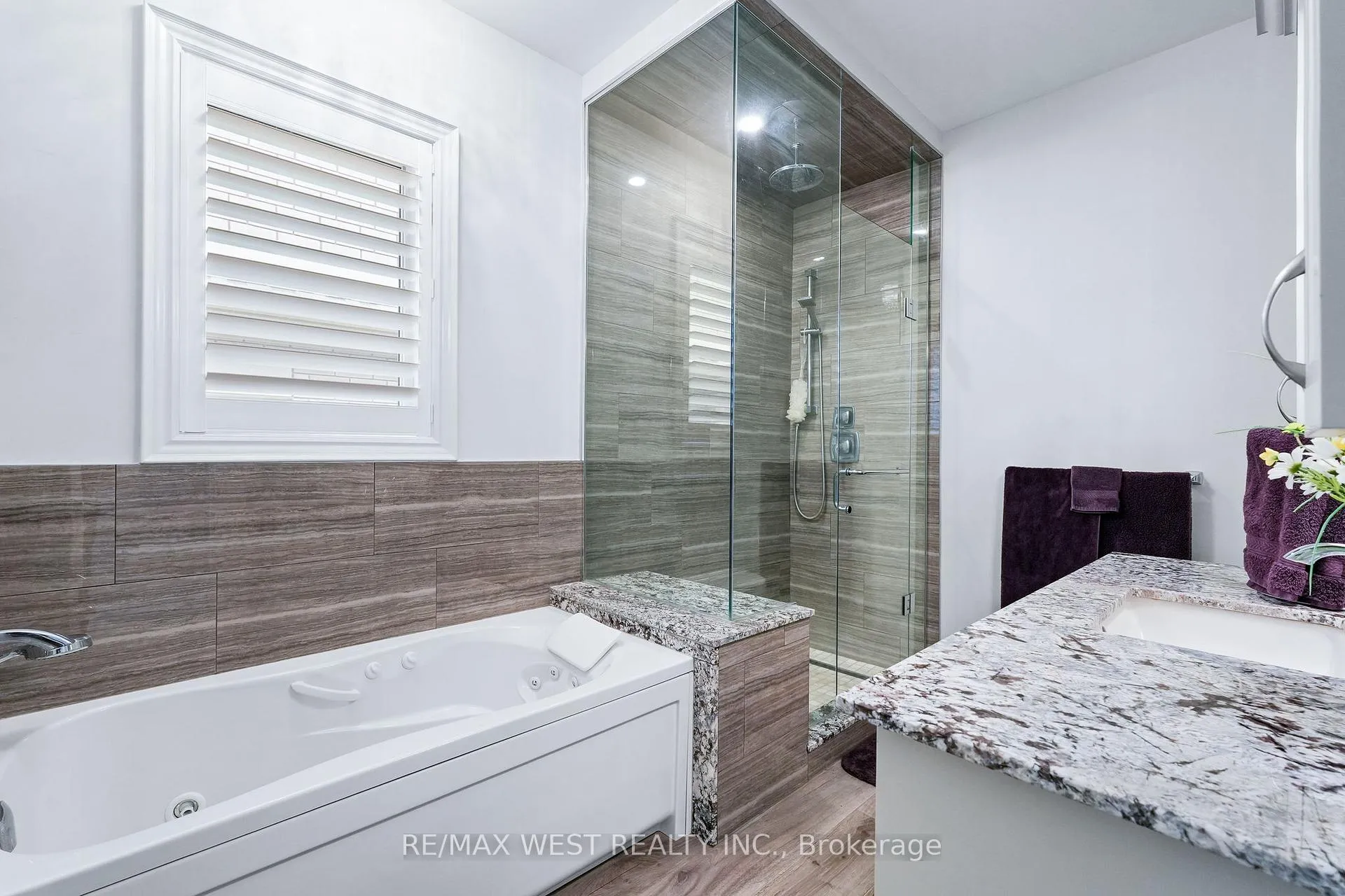 Photo 36 of Unit 29, 109 Ridge Way, New Tecumseth, Alliston — HOMEH