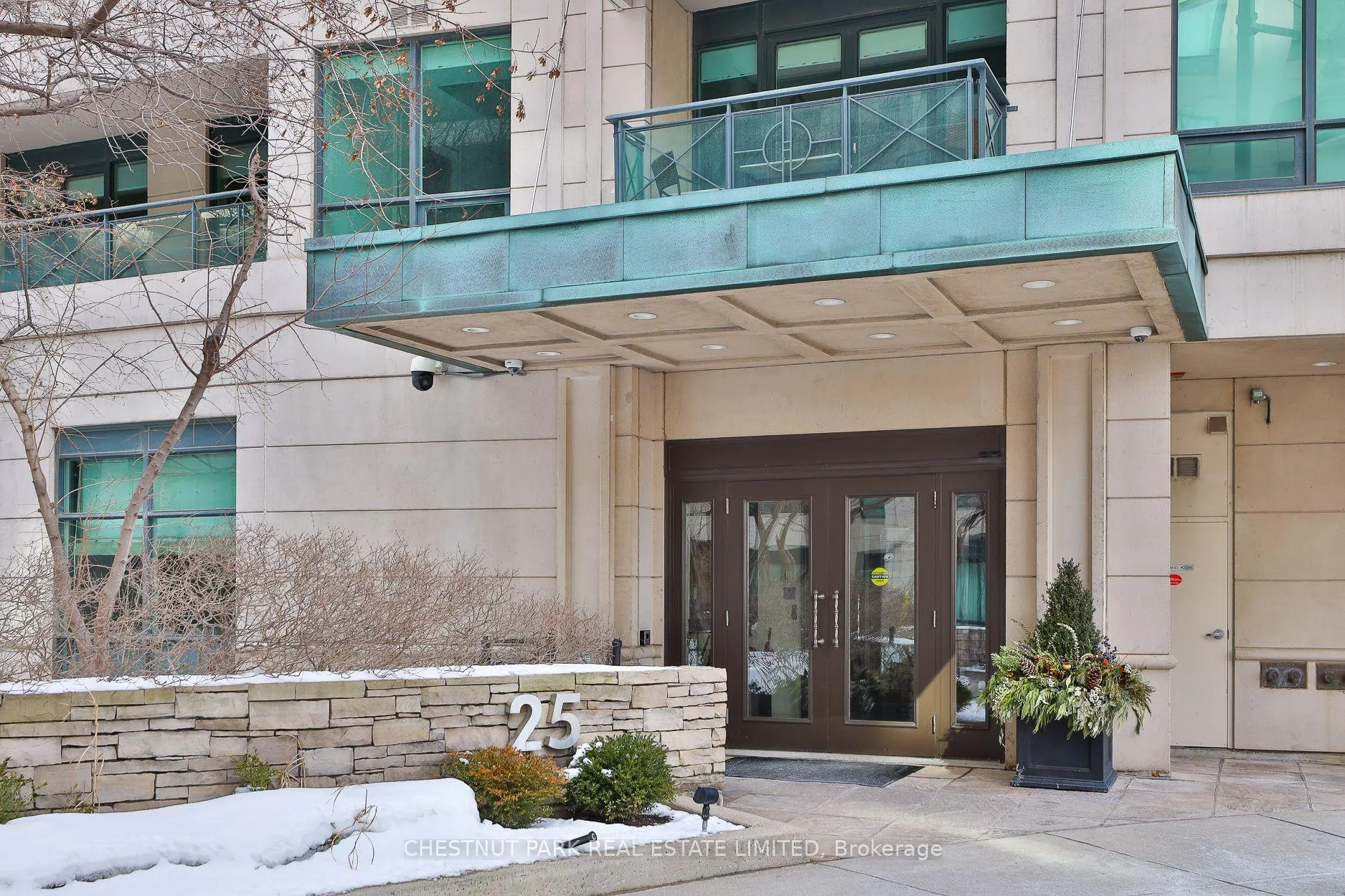 Front of Unit 909, 25 Scrivener Square