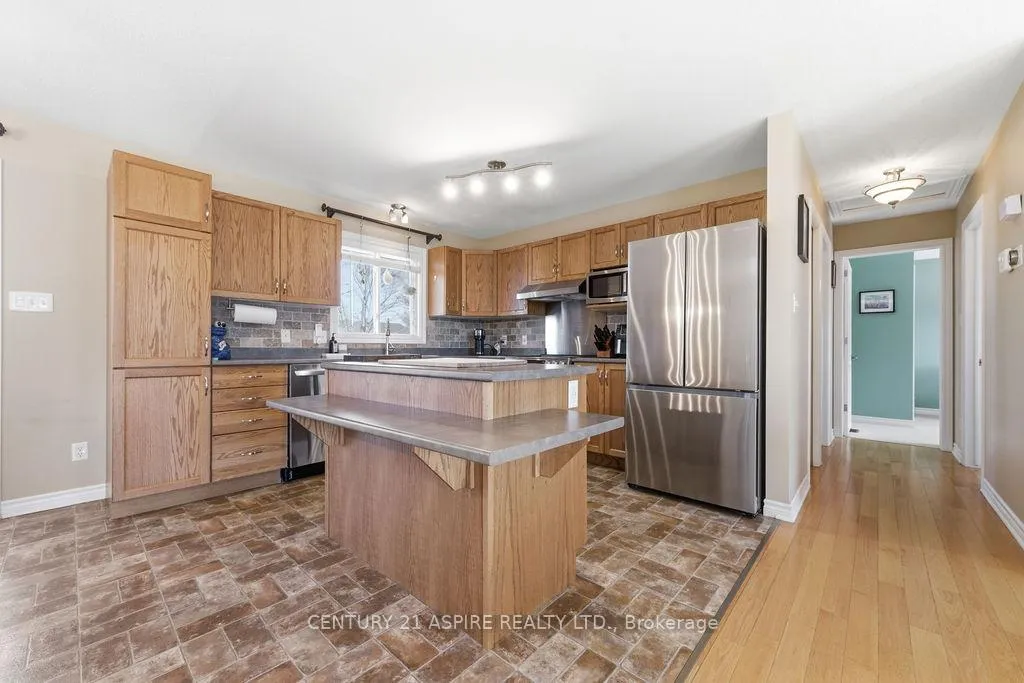 Photo 5 of 64 Spruce Street, Petawawa — HOMEH