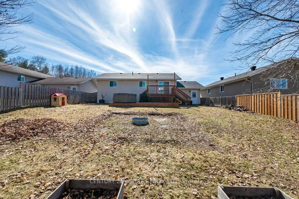 Photo 36 of 64 Spruce Street, Petawawa — HOMEH