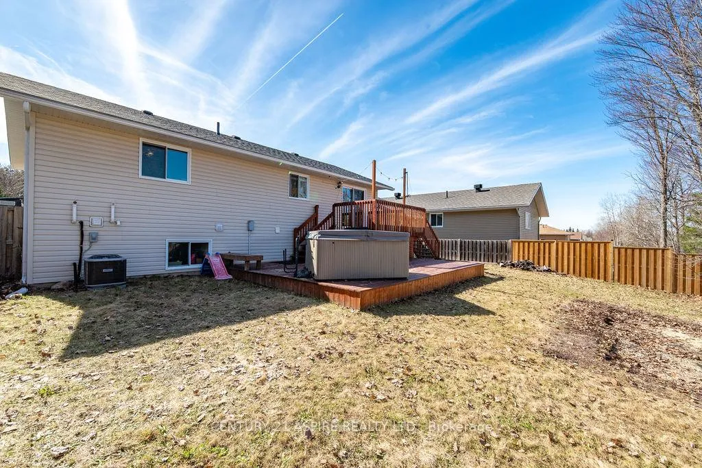 Photo 40 of 64 Spruce Street, Petawawa — HOMEH
