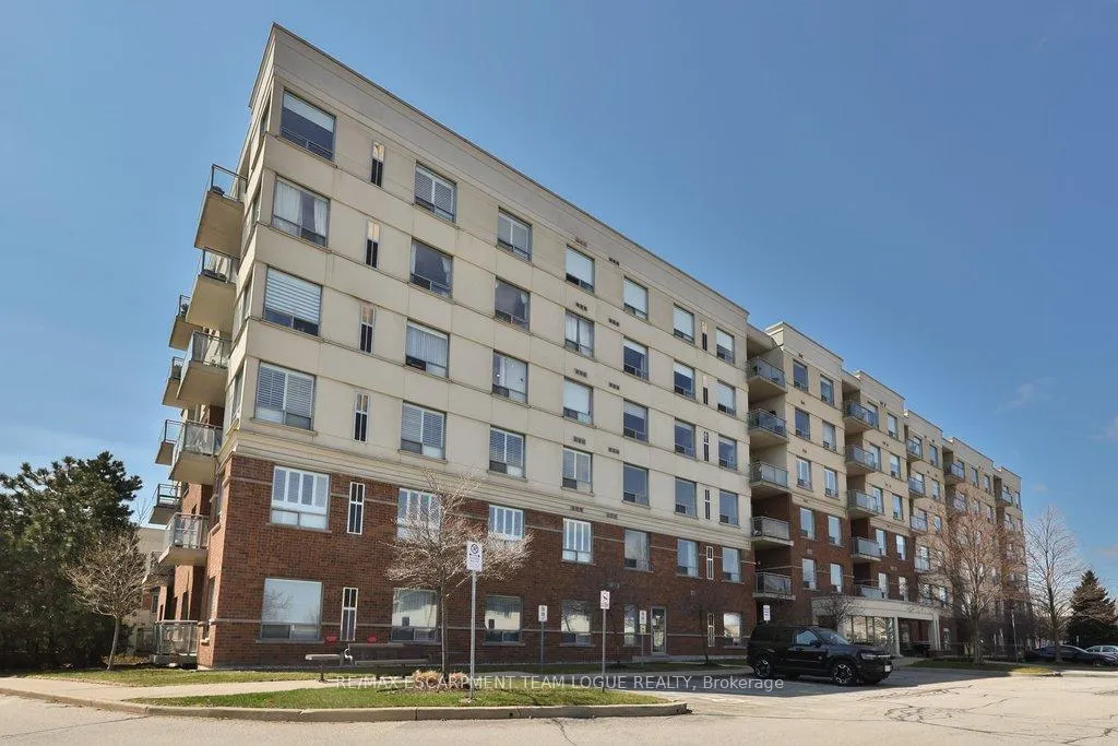 Photo 1 of Unit 102, 5070 Fairview Street, Burlington, Appleby — HOMEH