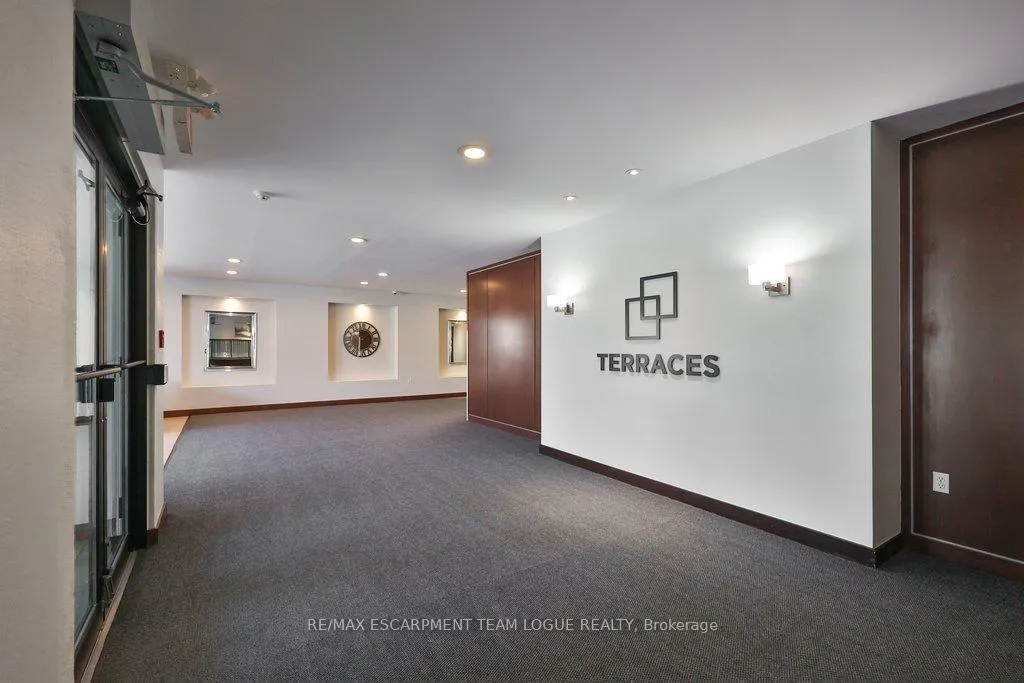 Photo 4 of Unit 102, 5070 Fairview Street, Burlington, Appleby — HOMEH