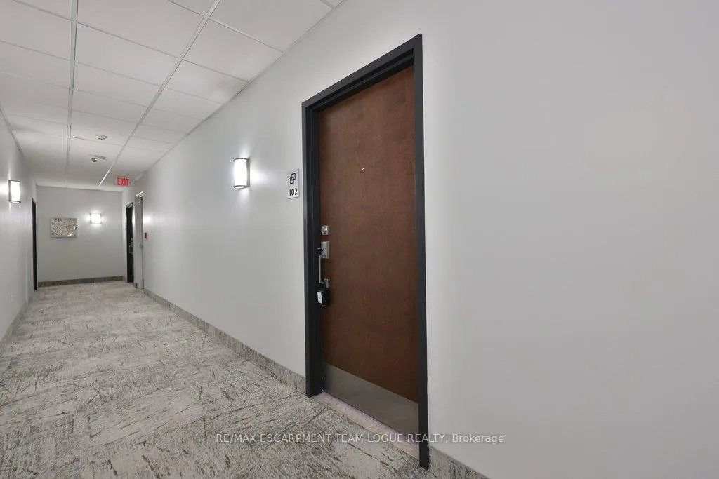 Photo 6 of Unit 102, 5070 Fairview Street, Burlington, Appleby — HOMEH