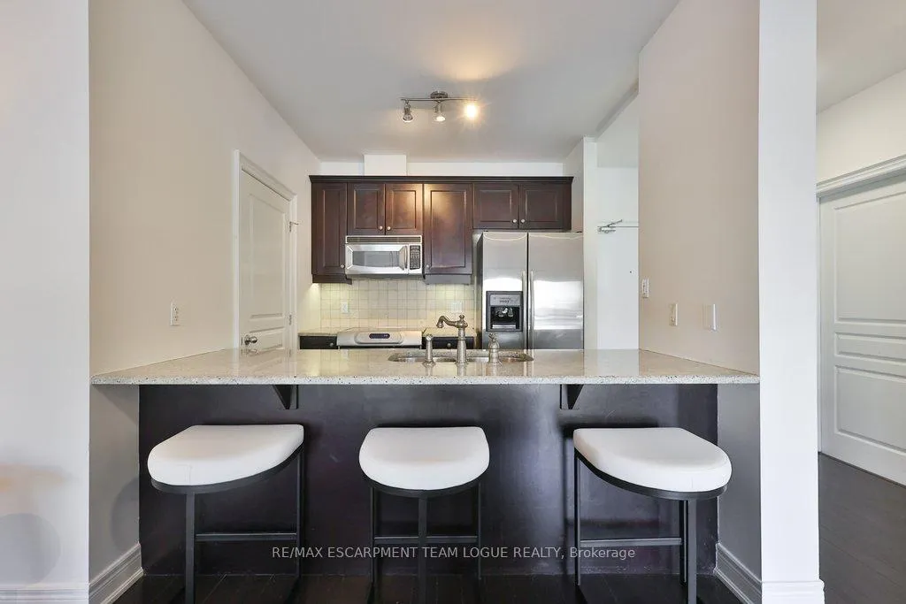 Photo 15 of Unit 102, 5070 Fairview Street, Burlington, Appleby — HOMEH