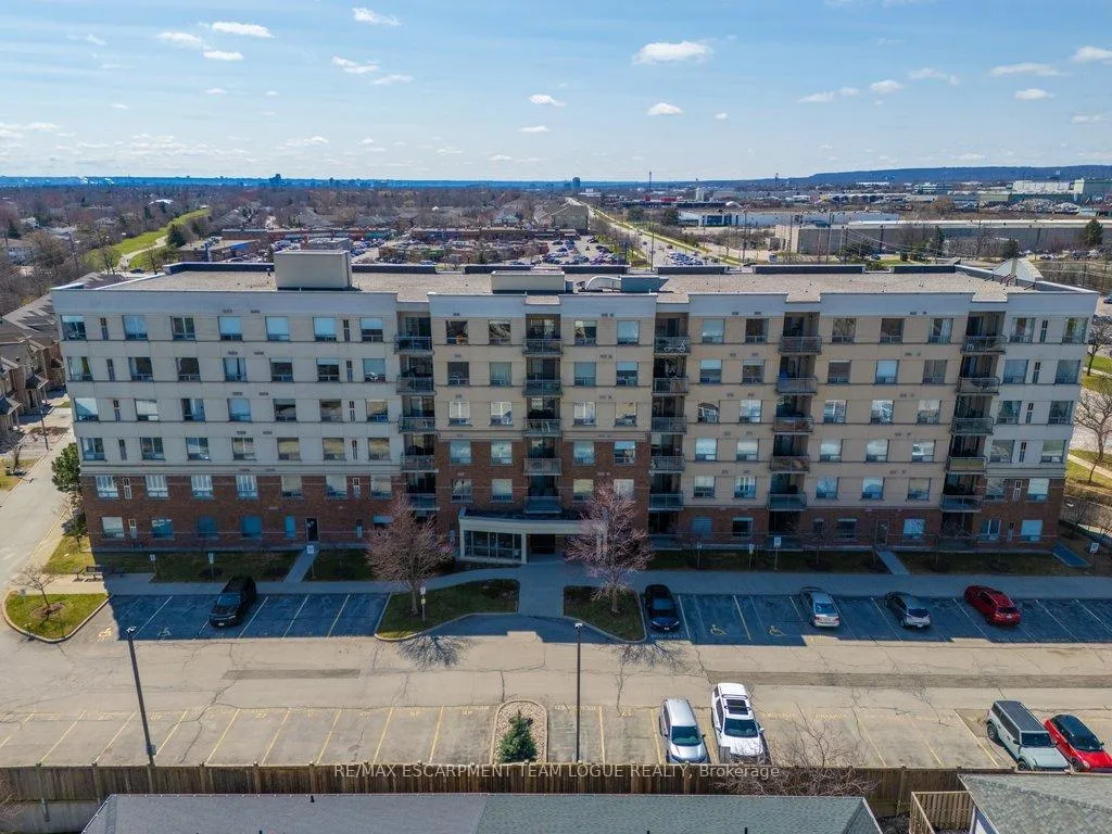 Photo 36 of Unit 102, 5070 Fairview Street, Burlington, Appleby — HOMEH
