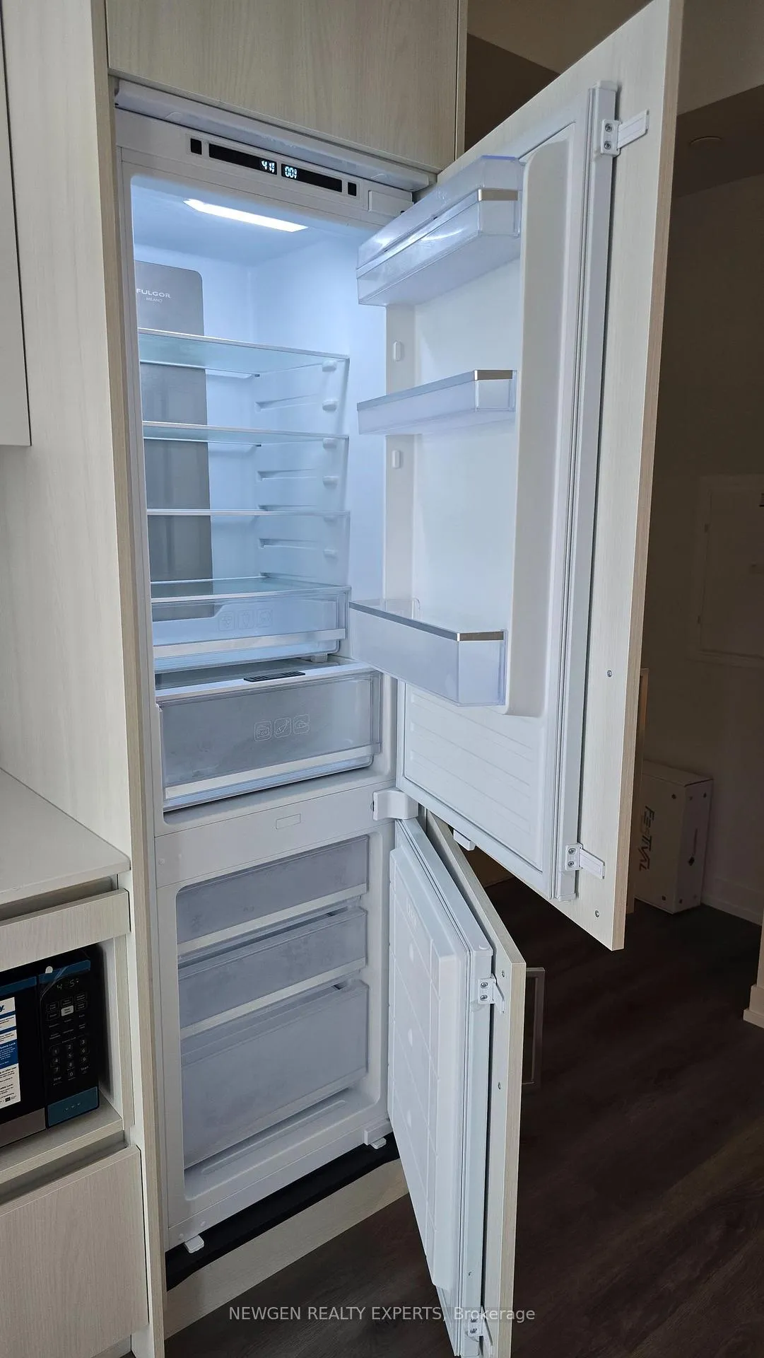 Photo 6 of Unit 4308, 225 Commerce Street, Vaughan, Vaughan Corporate Centre — HOMEH
