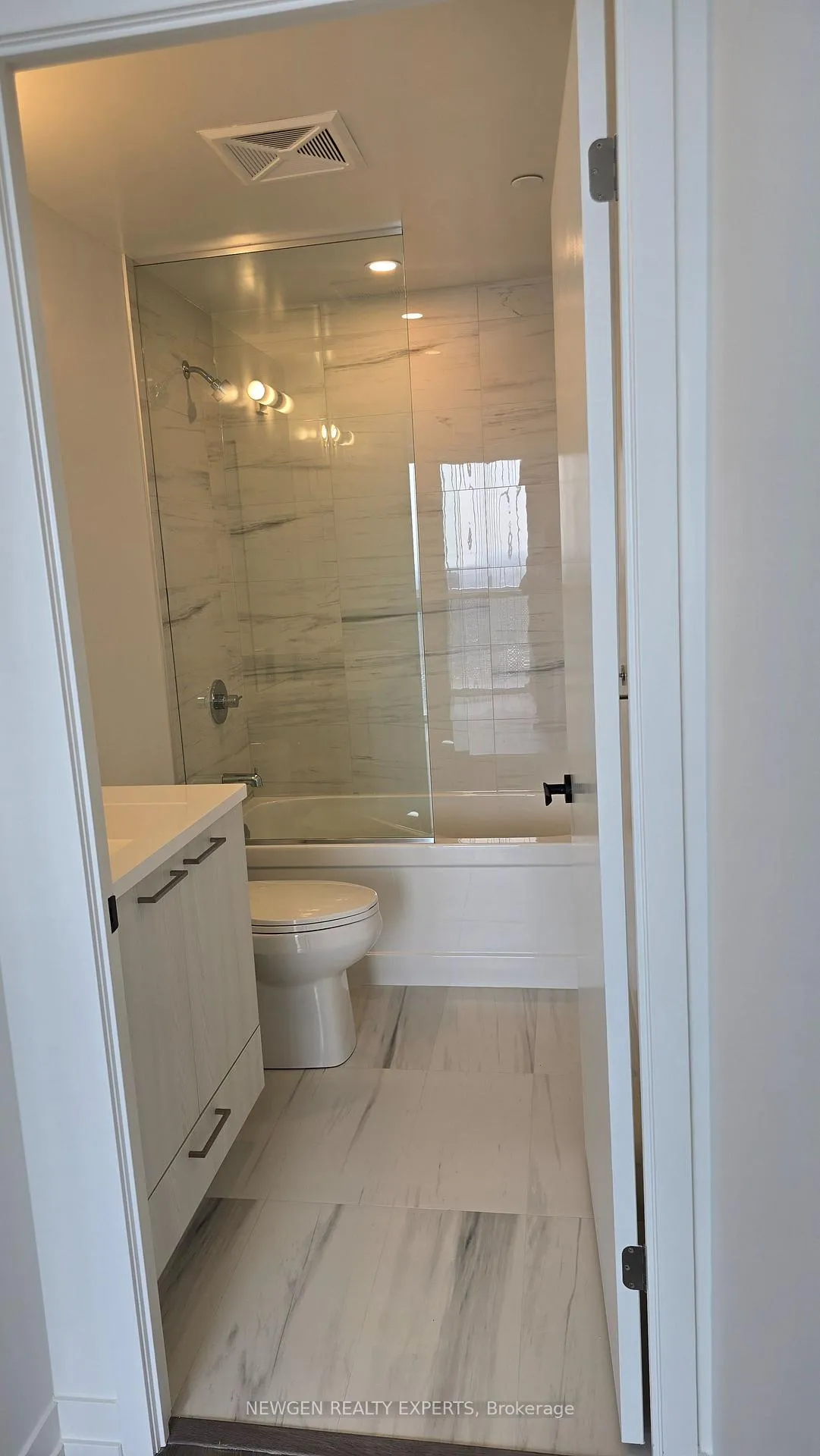 Photo 10 of Unit 4308, 225 Commerce Street, Vaughan, Vaughan Corporate Centre — HOMEH