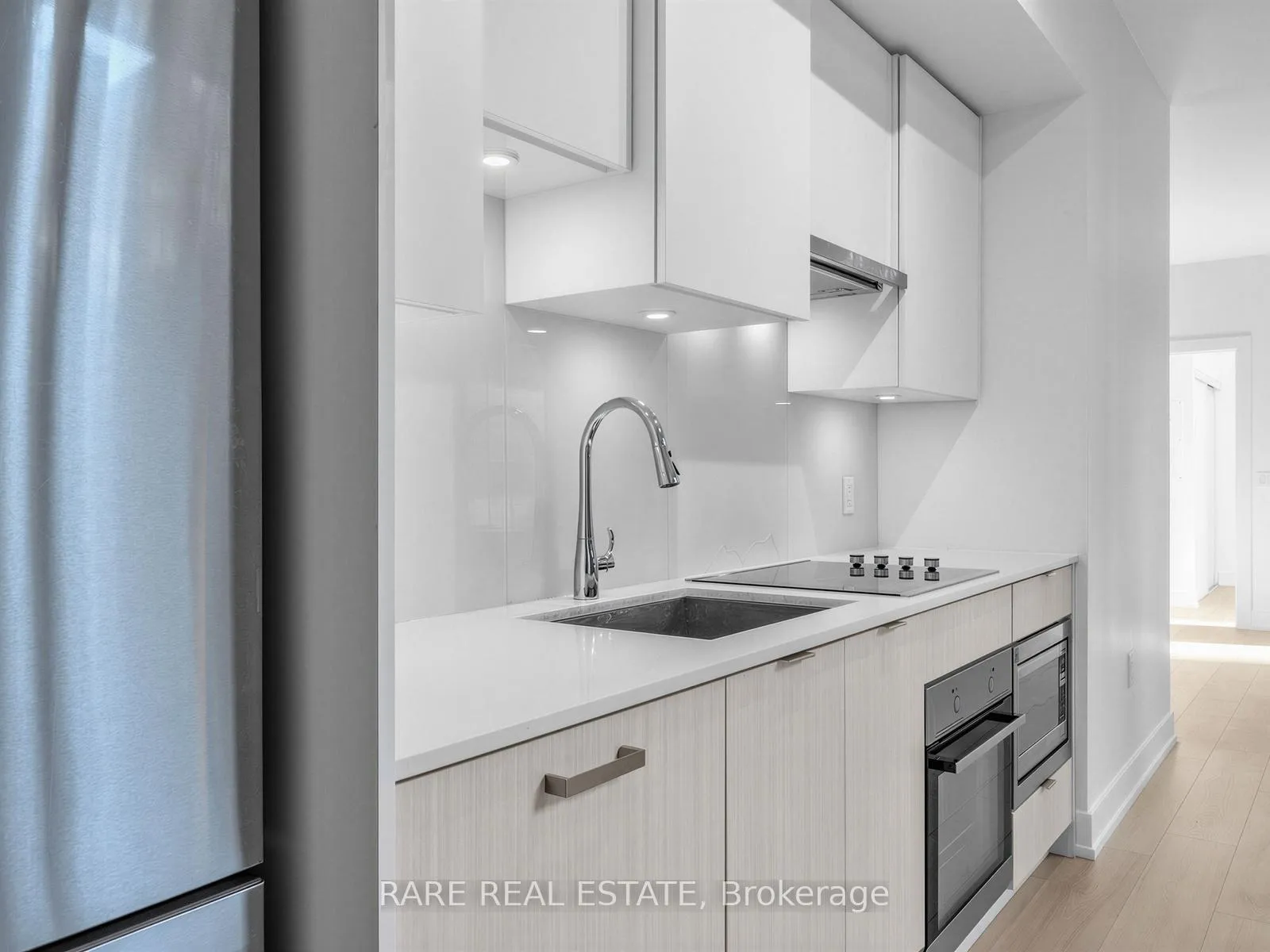 Photo 2 of Unit 105, 99 Broadway Avenue, Toronto, Mount Pleasant West — HOMEH