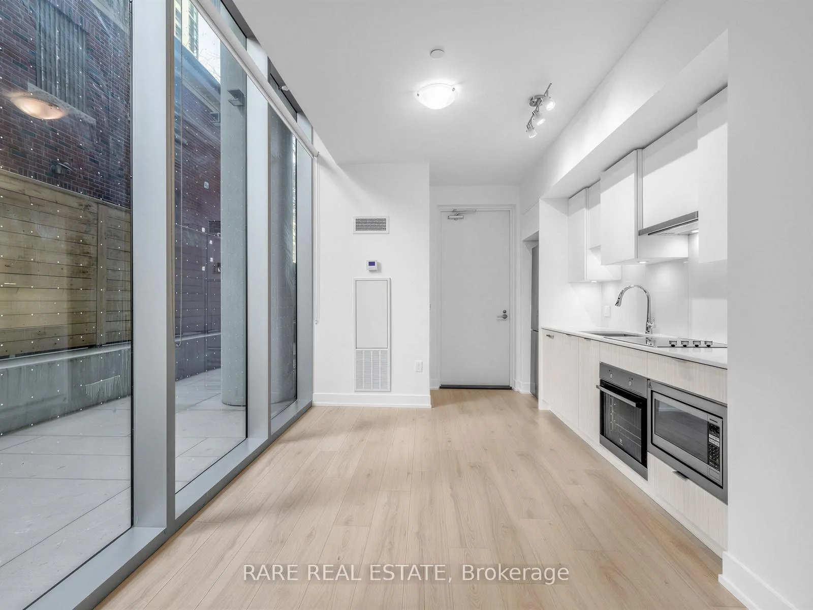 Photo 4 of Unit 105, 99 Broadway Avenue, Toronto, Mount Pleasant West — HOMEH