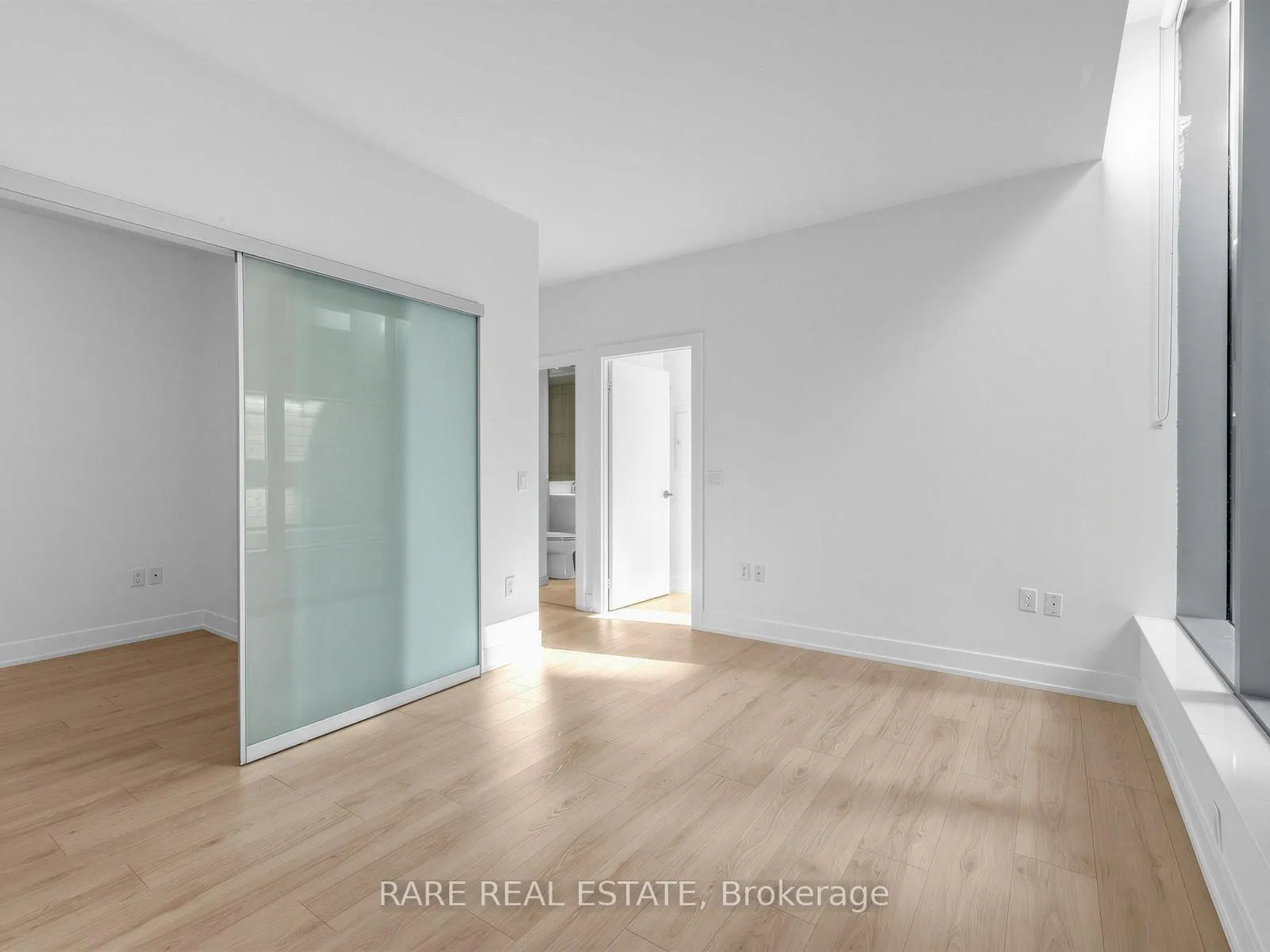 Photo 6 of Unit 105, 99 Broadway Avenue, Toronto, Mount Pleasant West — HOMEH
