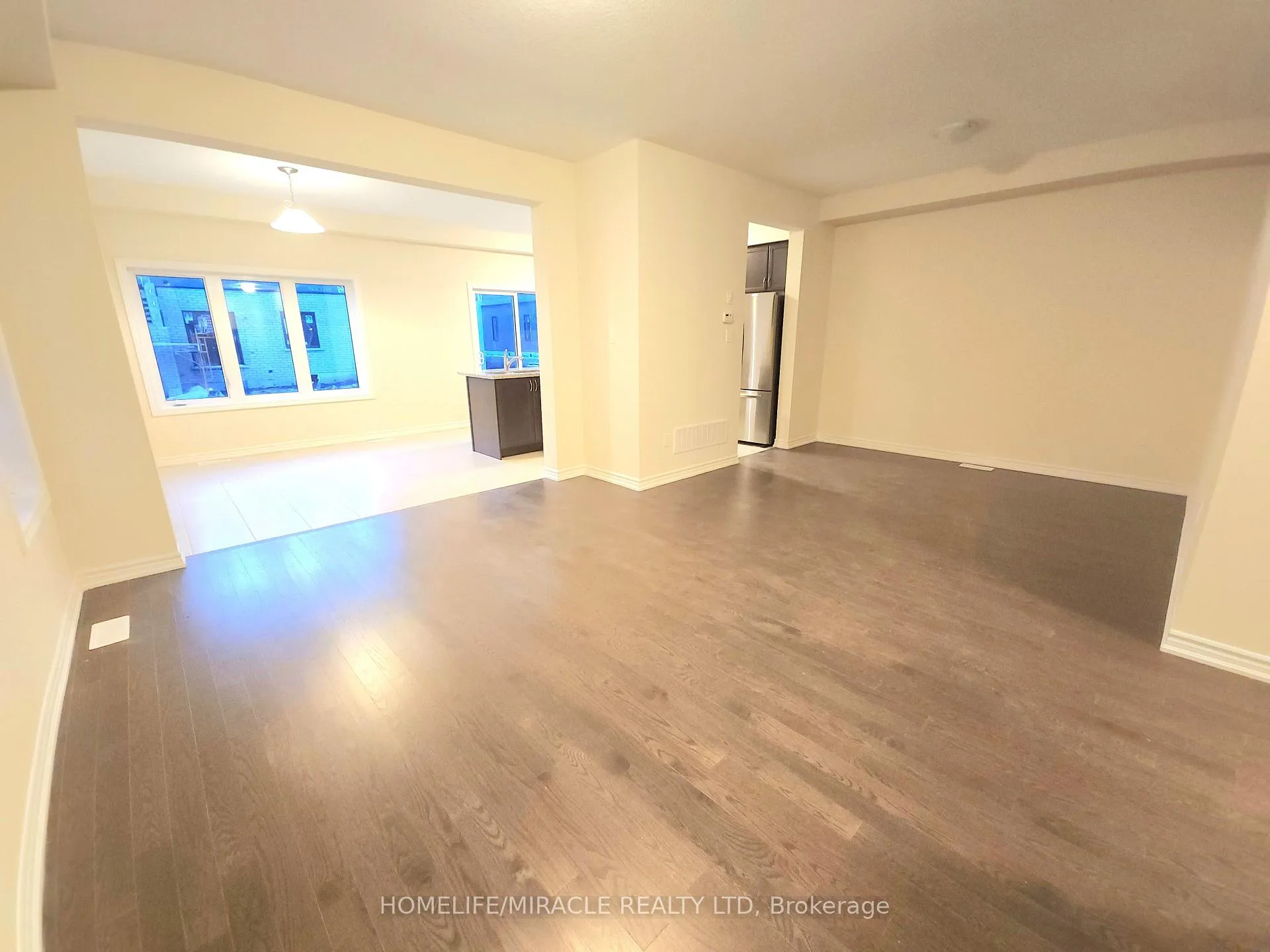 Photo 5 of 15 Copeman Avenue, Brantford — HOMEH
