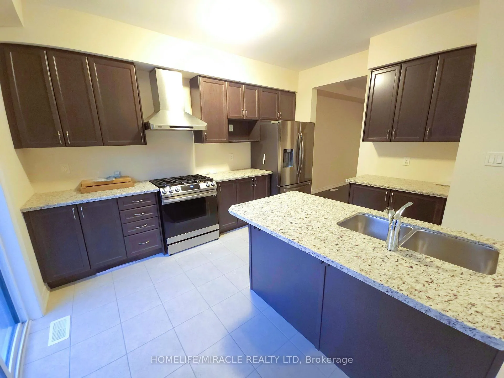 Photo 8 of 15 Copeman Avenue, Brantford — HOMEH