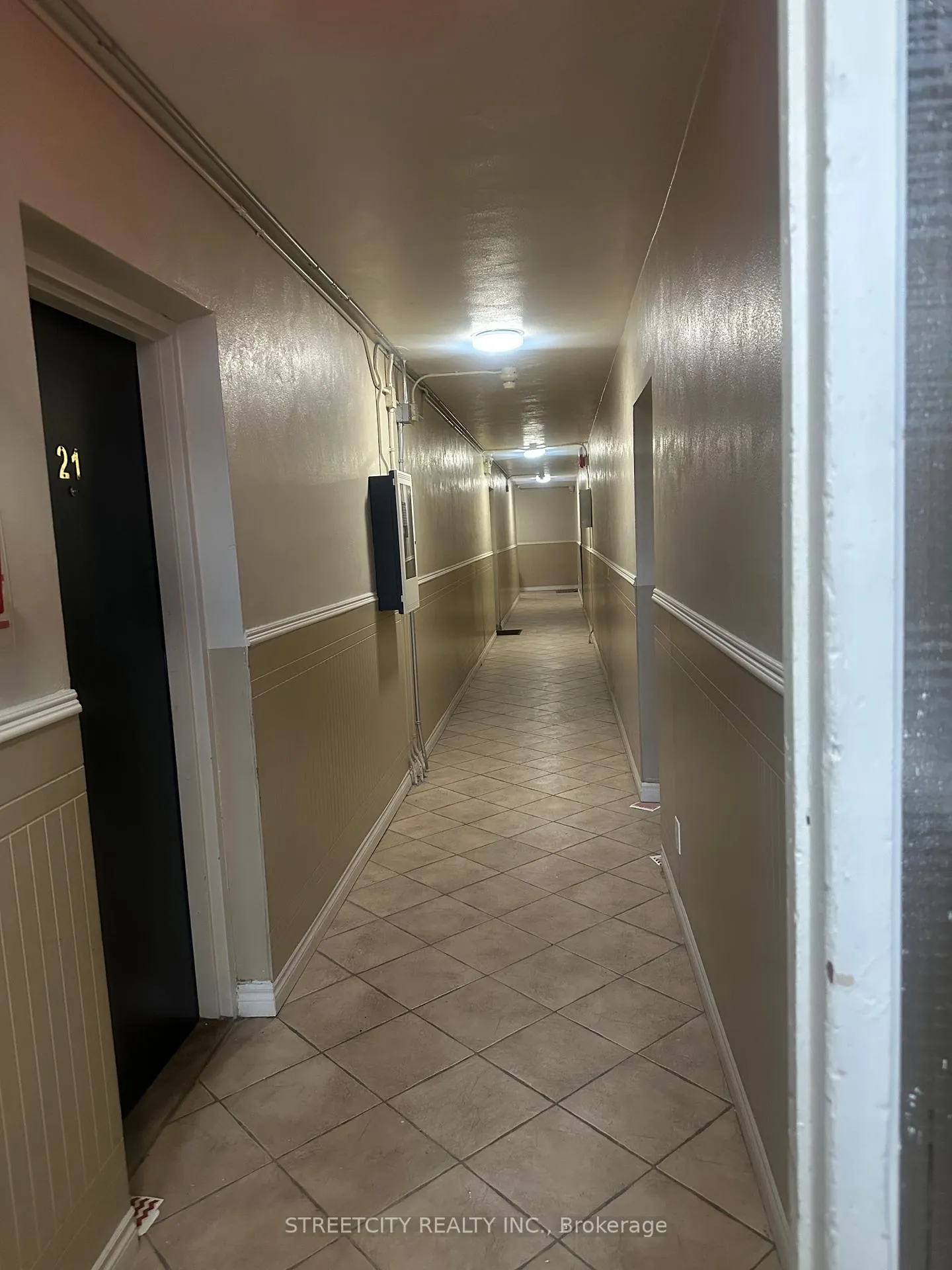 Photo 3 of Unit 26, 220 Ashland Avenue E, London, East M — HOMEH