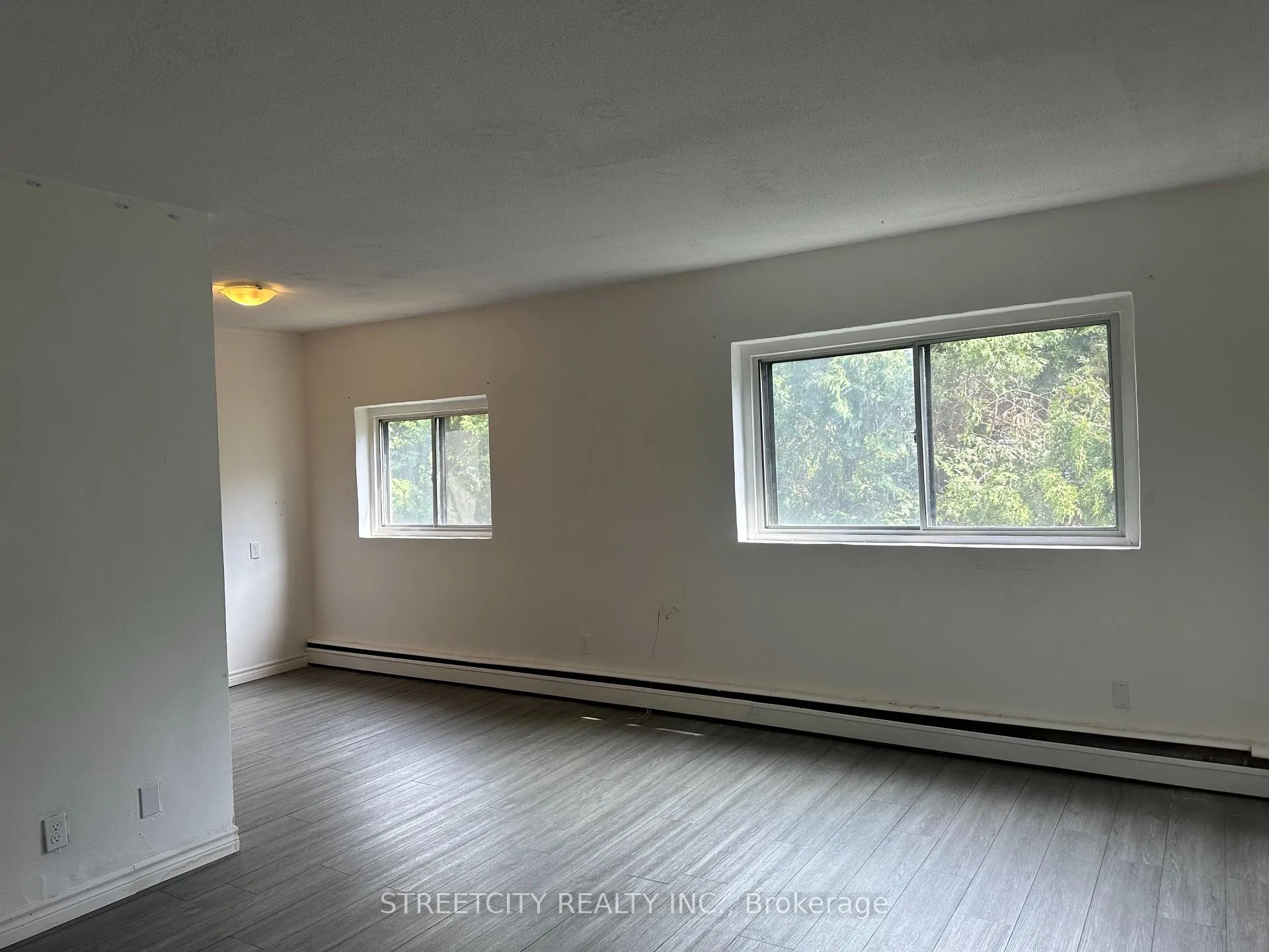 Photo 5 of Unit 26, 220 Ashland Avenue E, London, East M — HOMEH