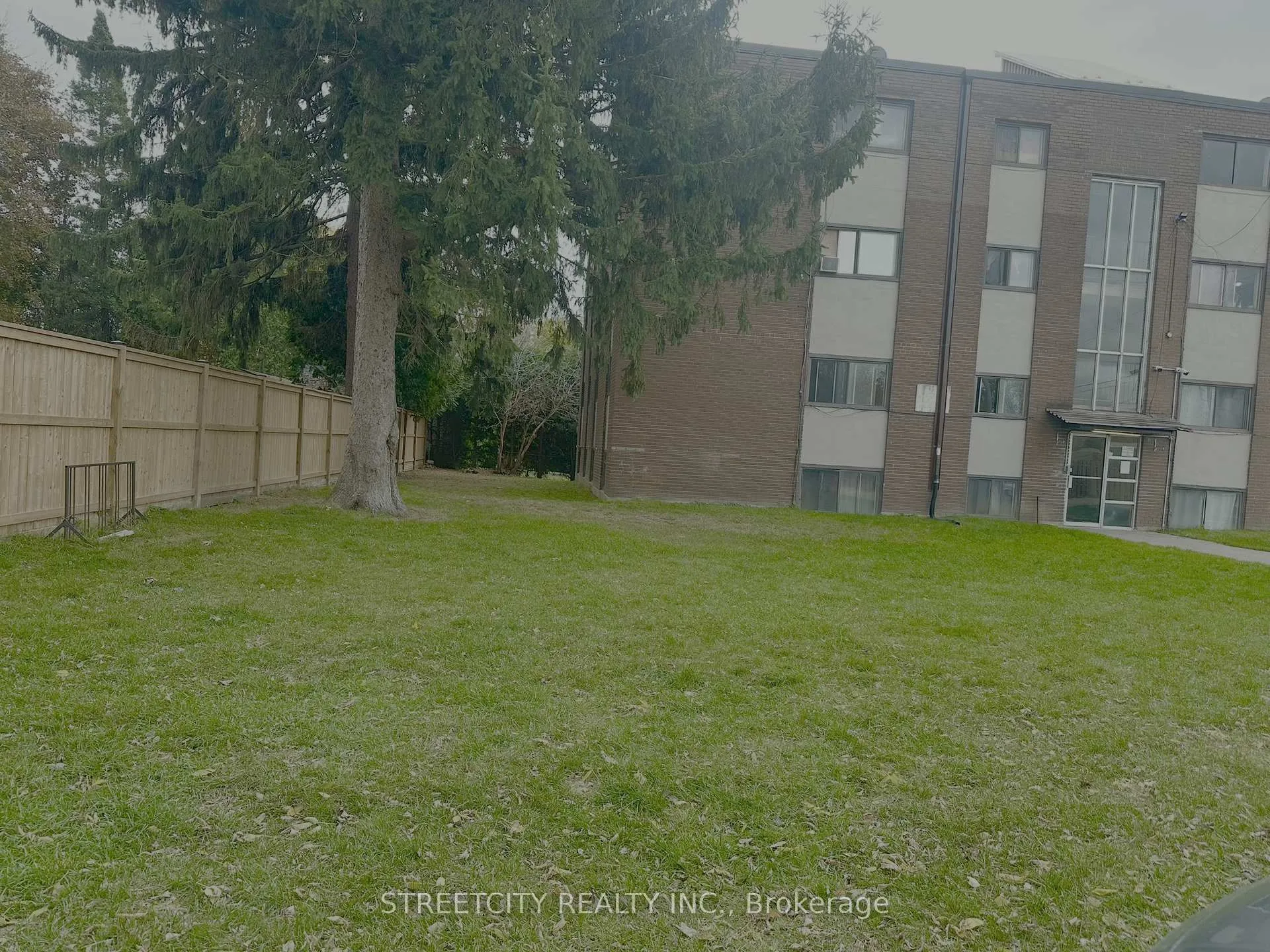Photo 11 of Unit 26, 220 Ashland Avenue E, London, East M — HOMEH