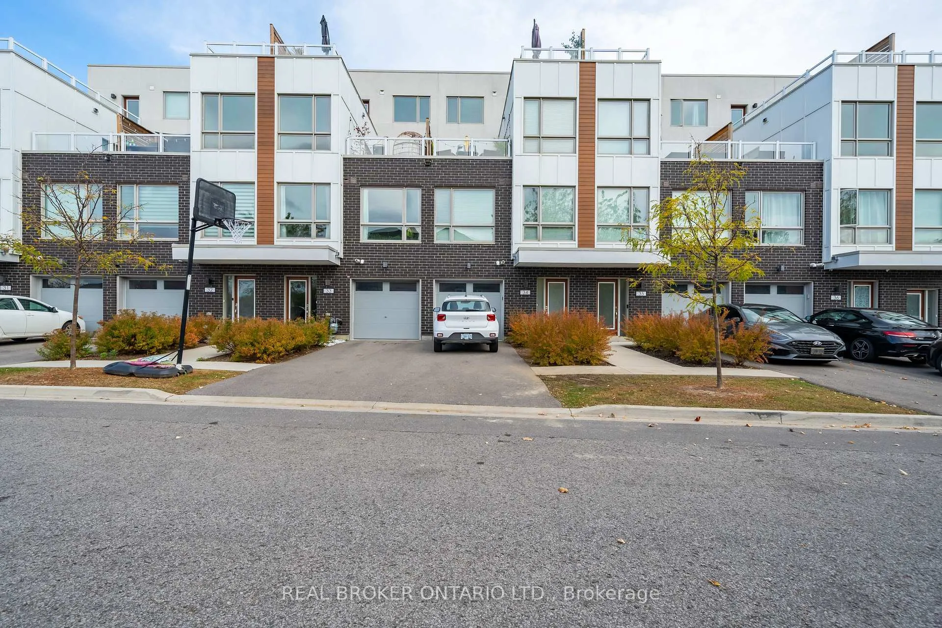 Front of Unit 34, 1870 Altona Road
