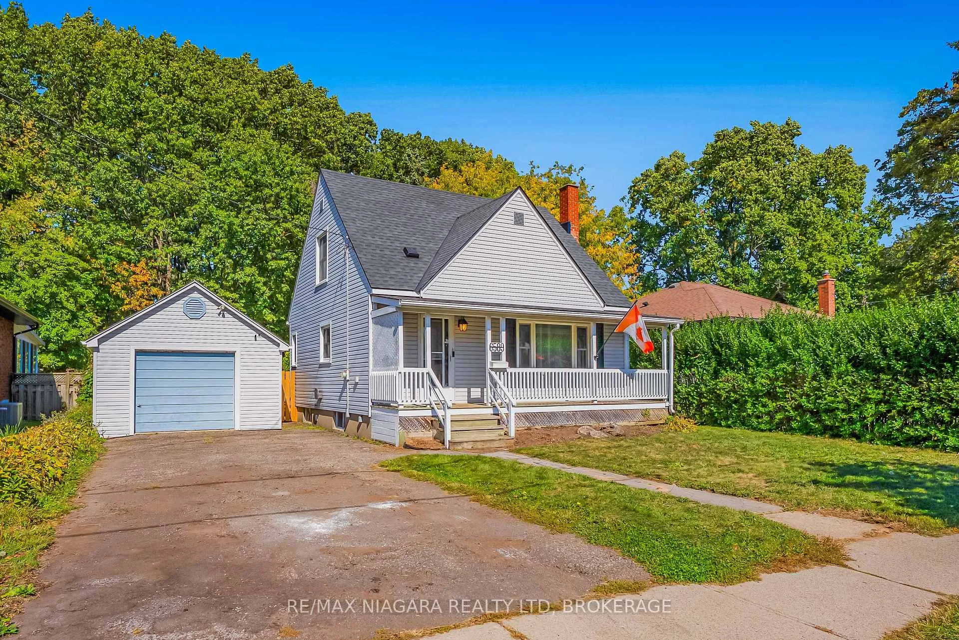 Photo 1 of 6589 Dunn Street, Niagara Falls, Dorchester — HOMEH