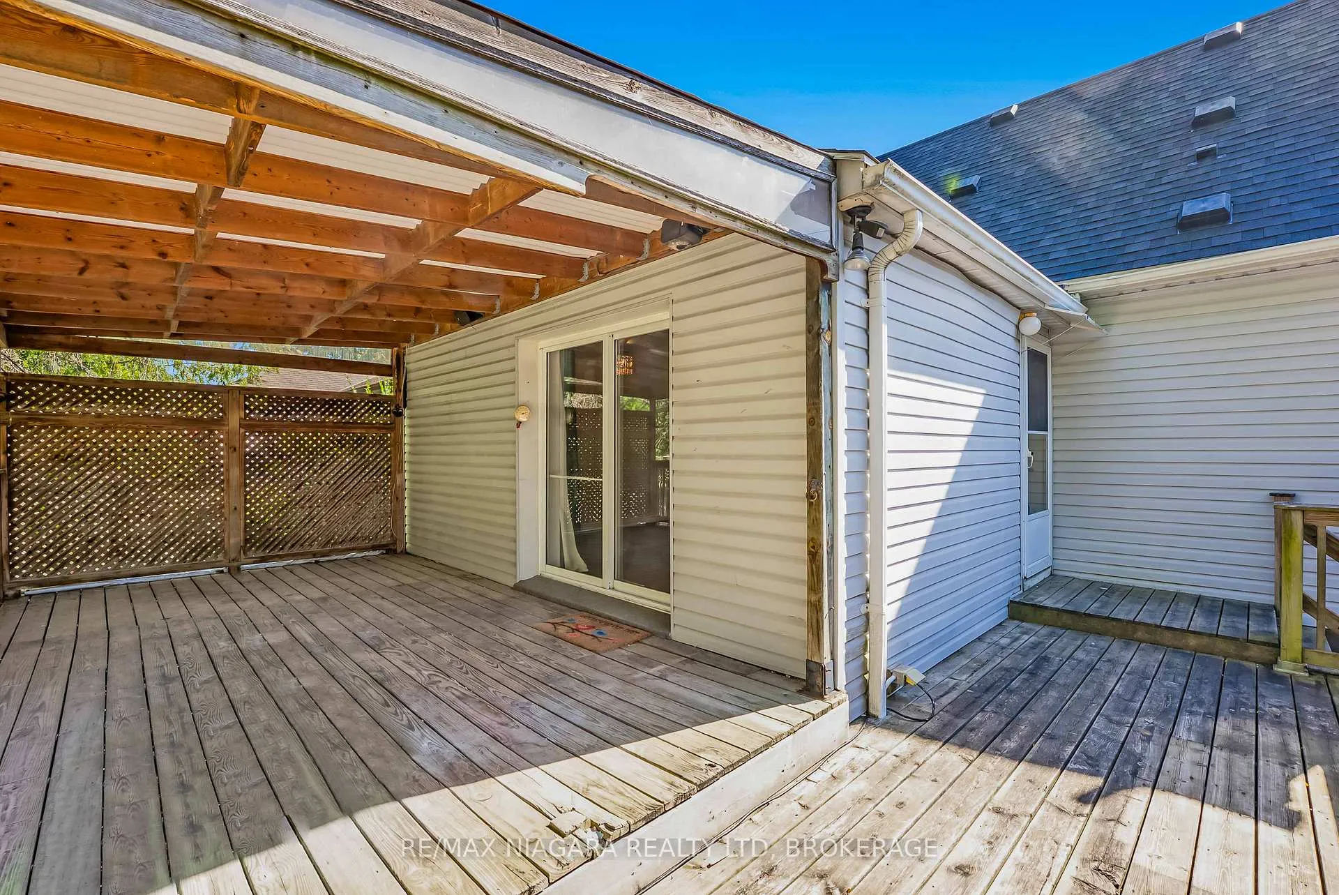 Photo 12 of 6589 Dunn Street, Niagara Falls, Dorchester — HOMEH