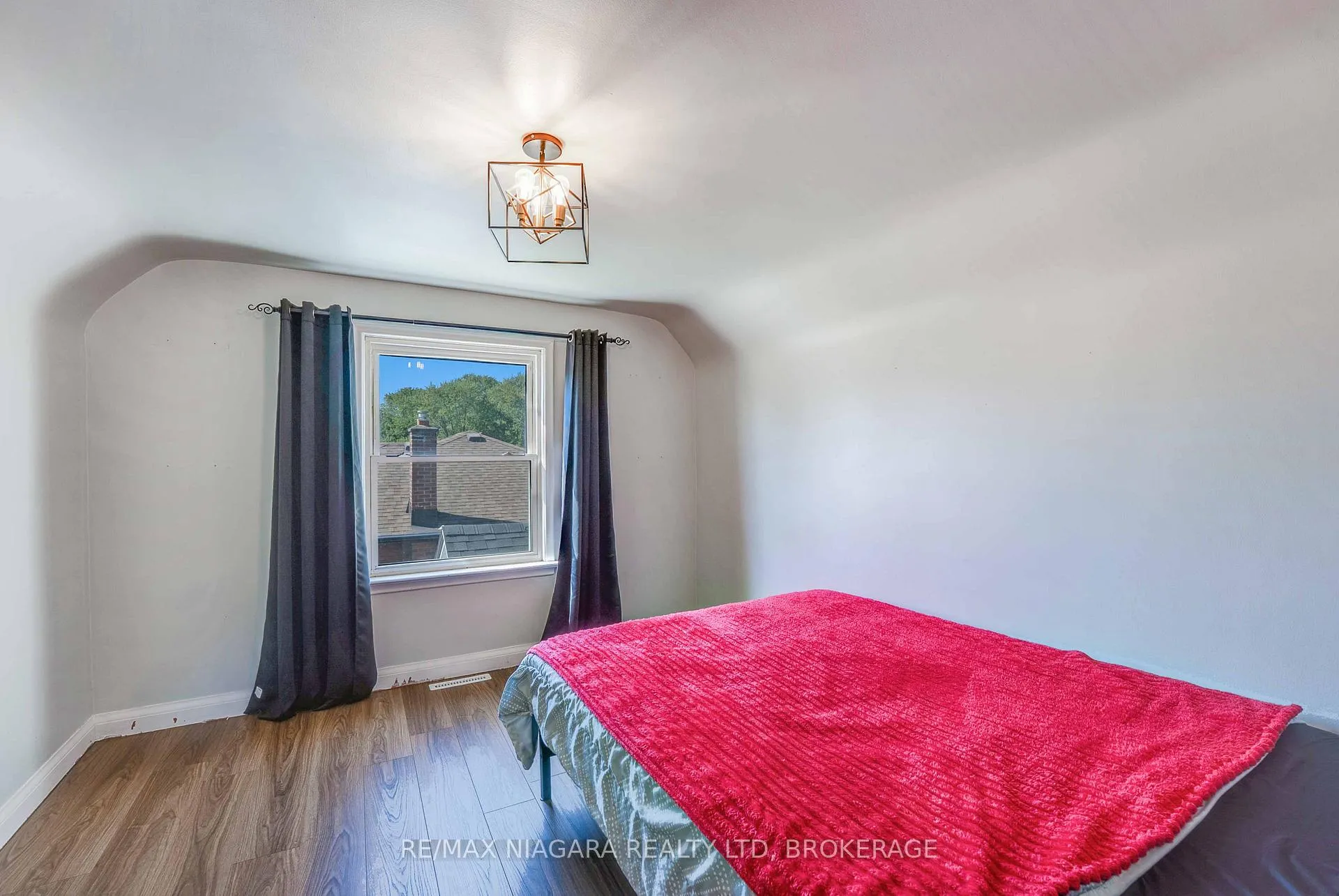 Photo 15 of 6589 Dunn Street, Niagara Falls, Dorchester — HOMEH