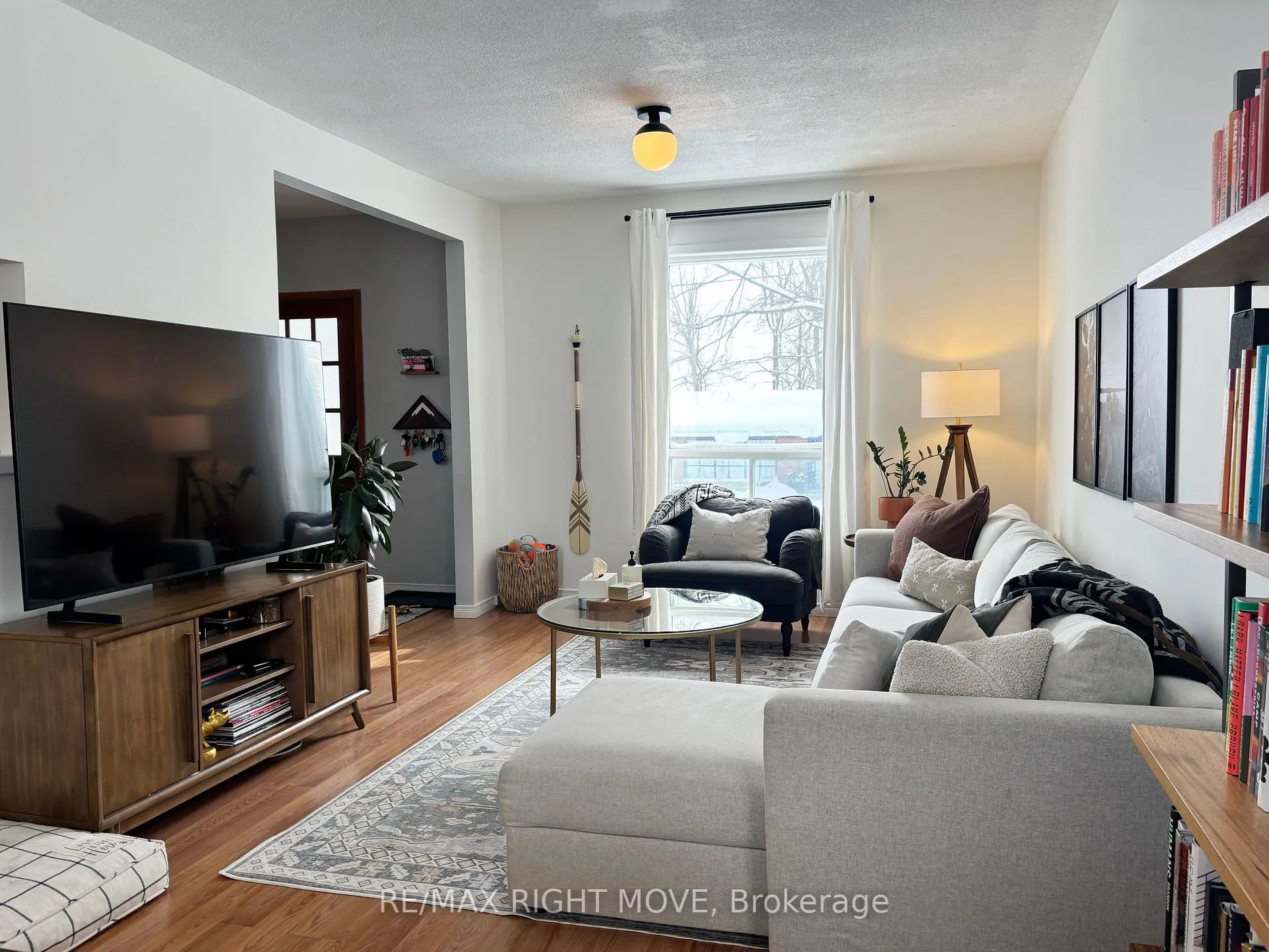 Photo 4 of 144 Cedar Street, Orillia — HOMEH