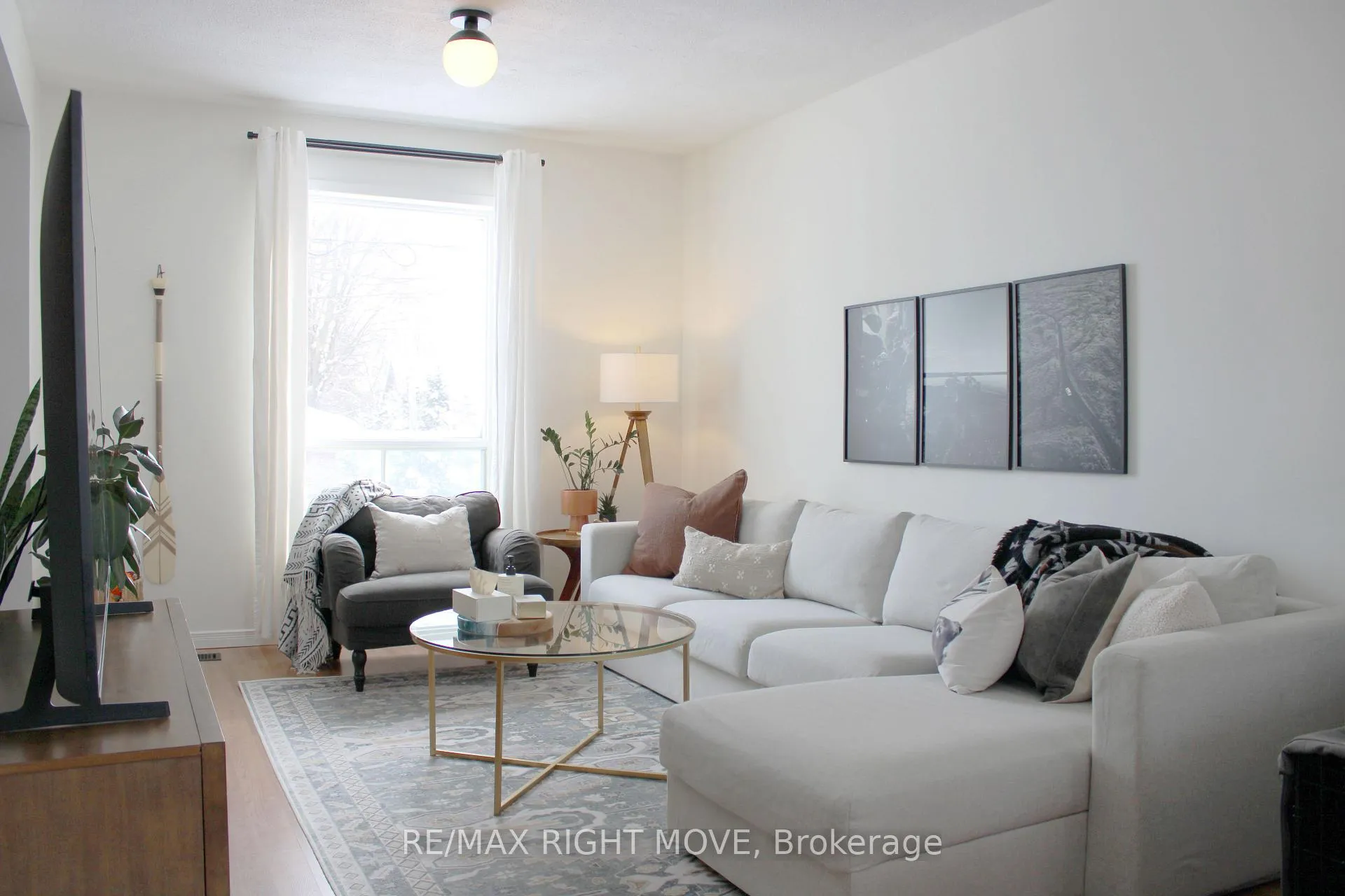 Photo 5 of 144 Cedar Street, Orillia — HOMEH