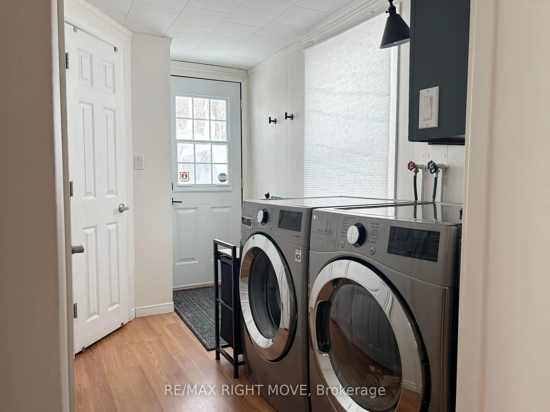 Photo 9 of 144 Cedar Street, Orillia — HOMEH