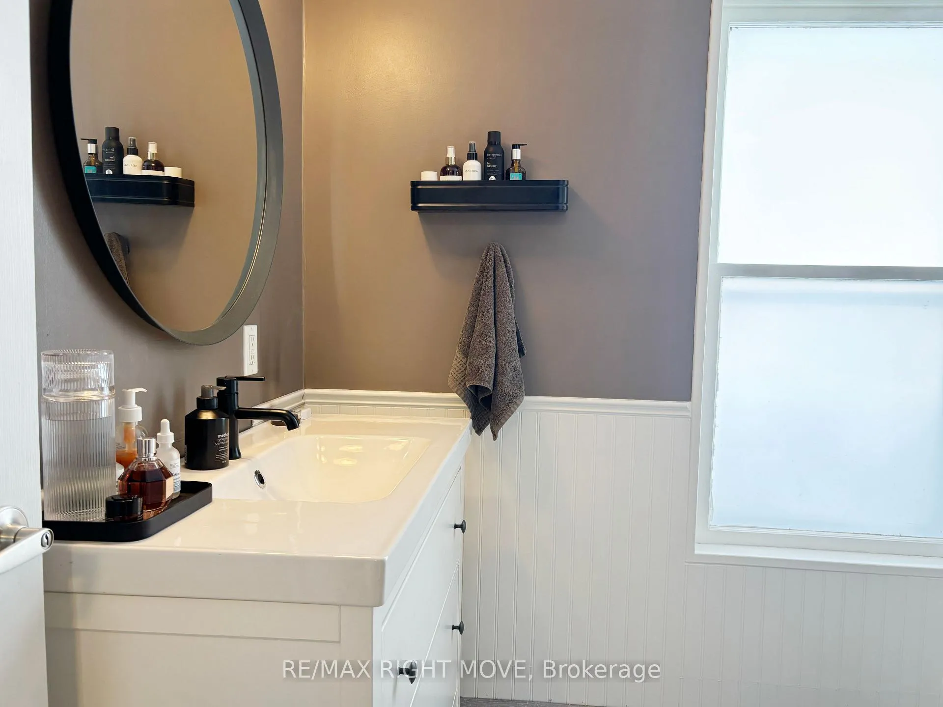 Photo 15 of 144 Cedar Street, Orillia — HOMEH