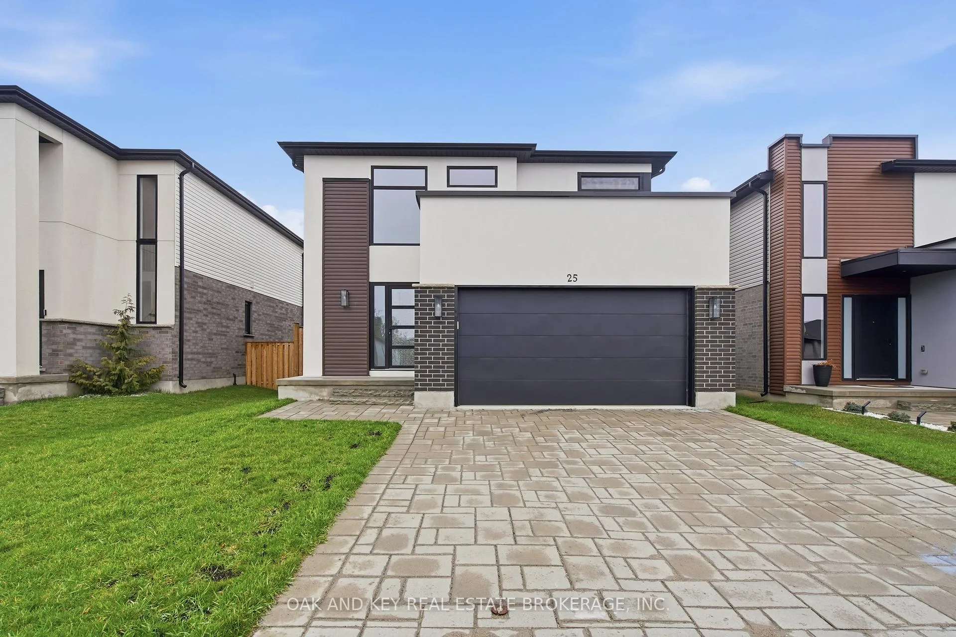 Photo 1 of 25 Alexander Circle, Strathroy-Caradoc, SE — HOMEH