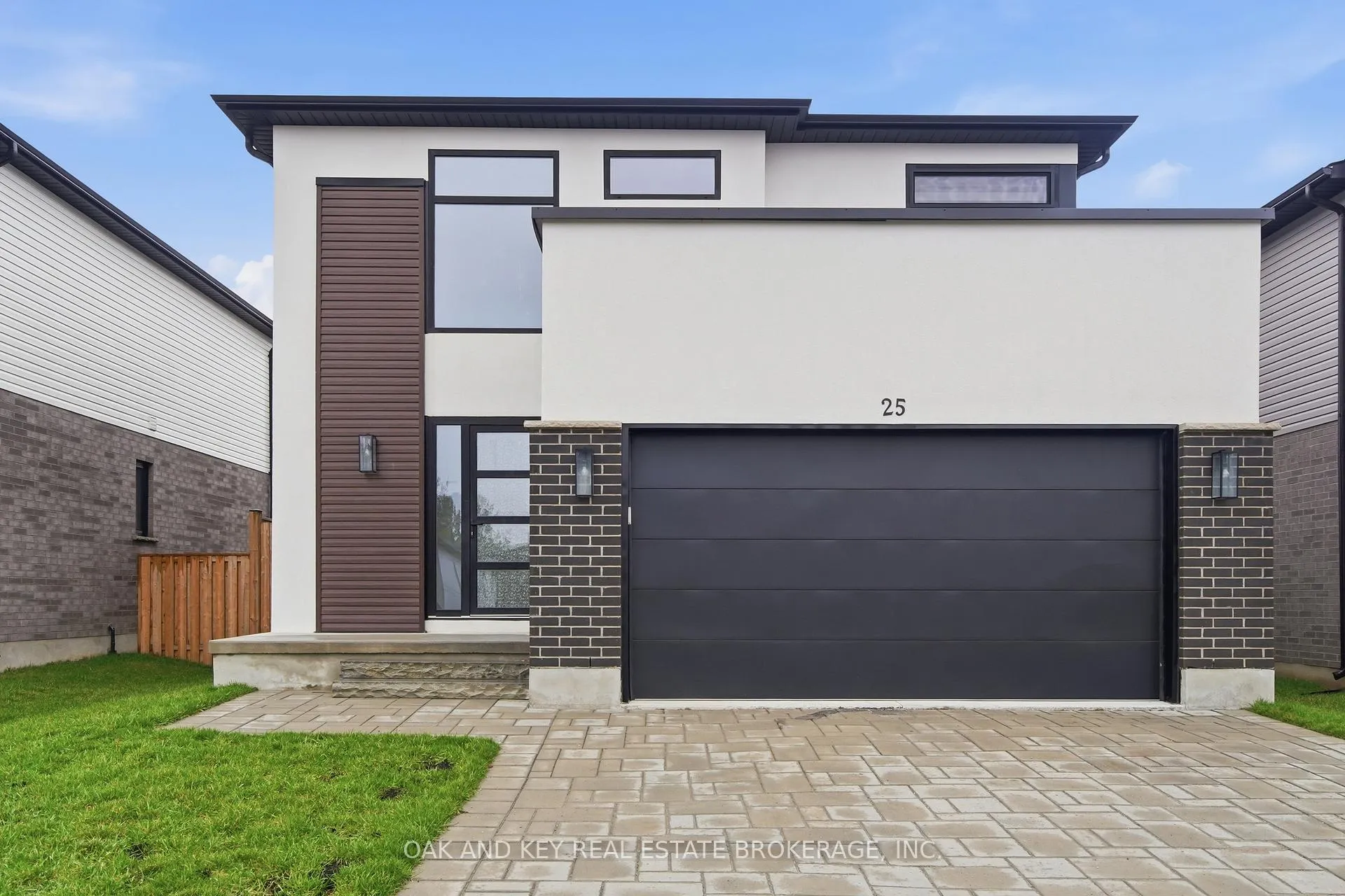Photo 4 of 25 Alexander Circle, Strathroy-Caradoc, SE — HOMEH