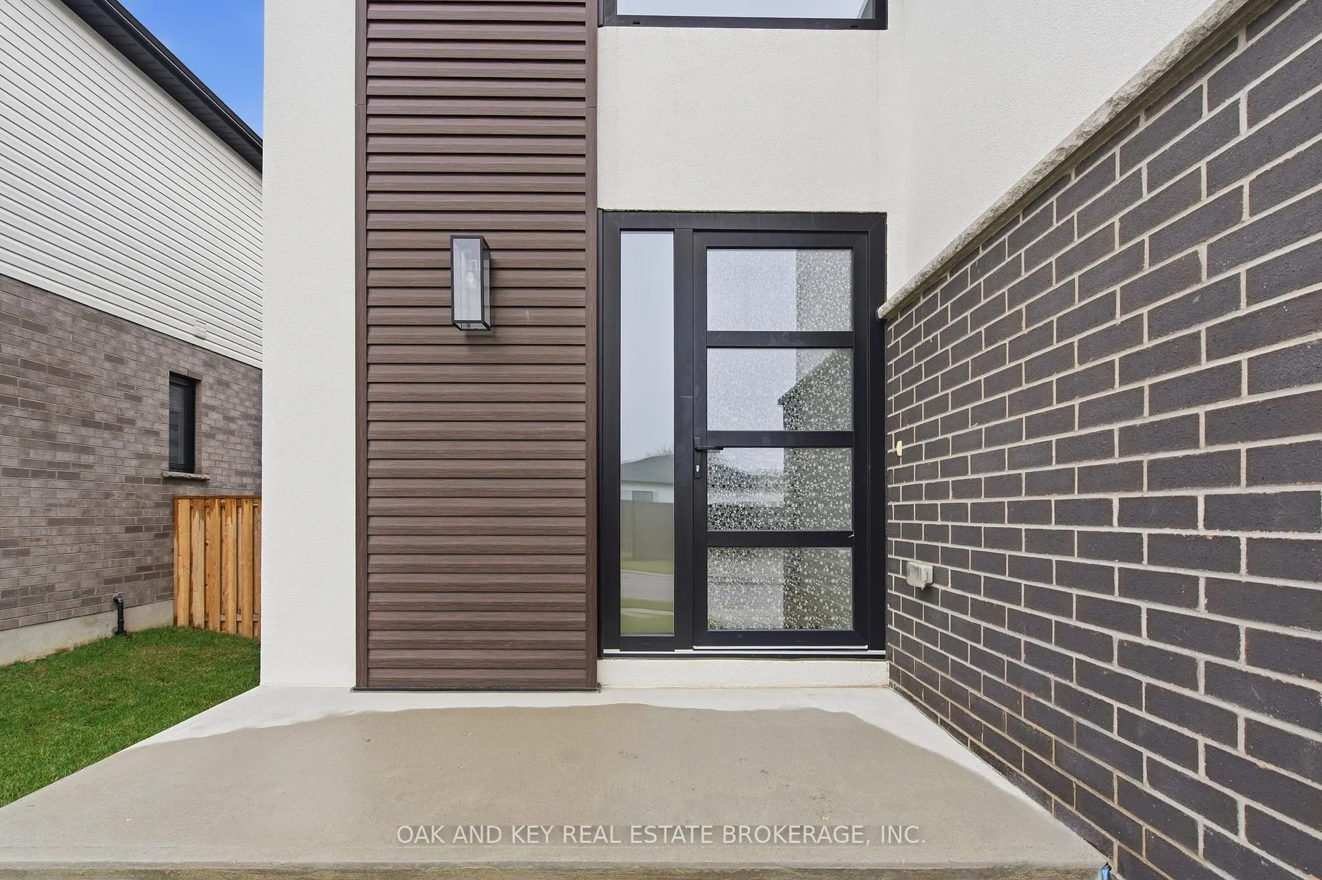 Photo 5 of 25 Alexander Circle, Strathroy-Caradoc, SE — HOMEH