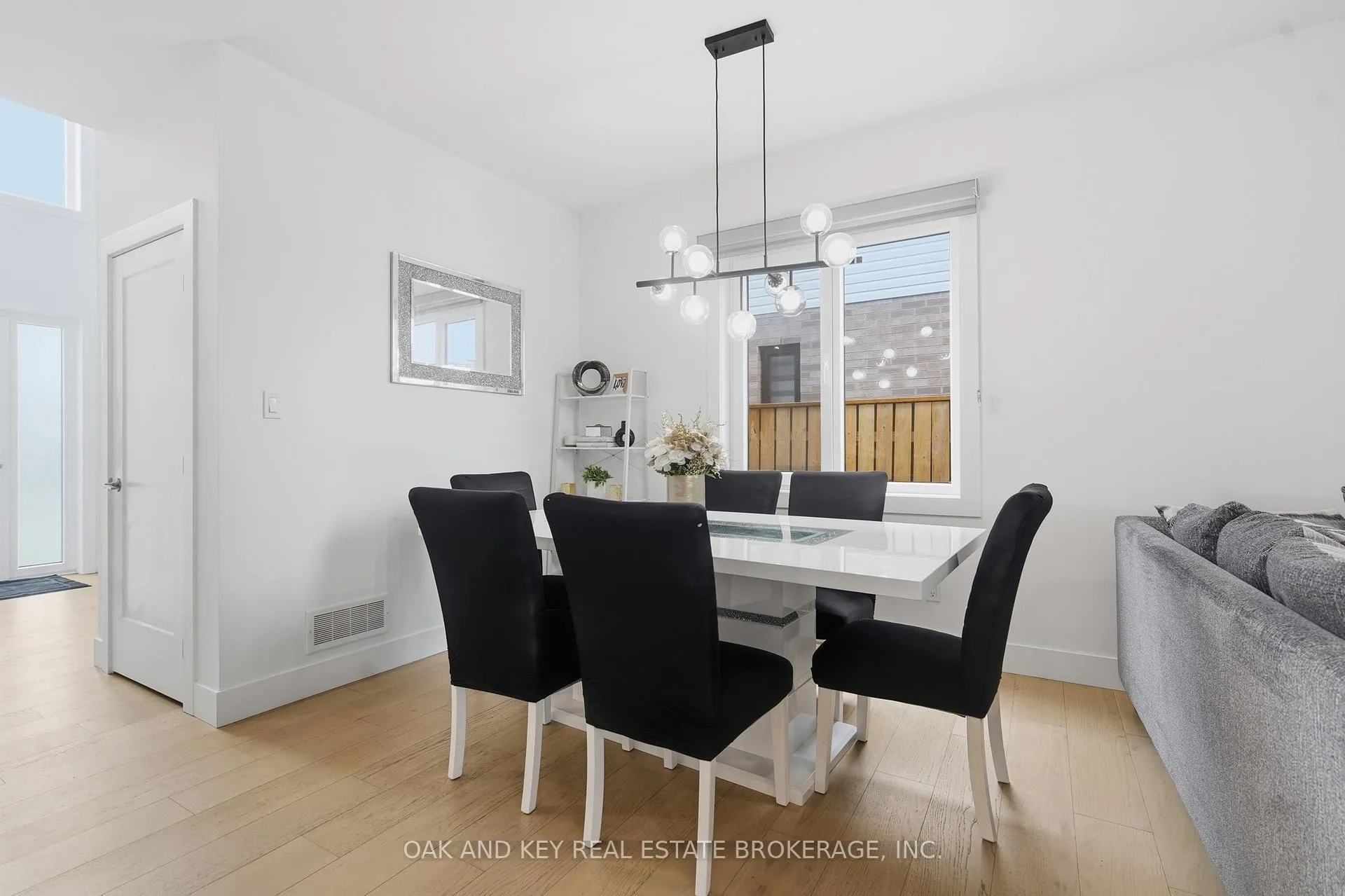 Photo 9 of 25 Alexander Circle, Strathroy-Caradoc, SE — HOMEH