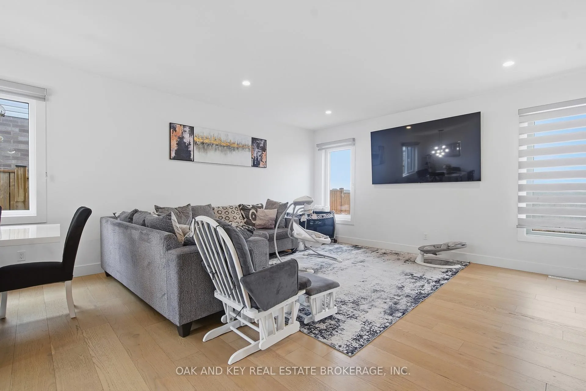 Photo 10 of 25 Alexander Circle, Strathroy-Caradoc, SE — HOMEH