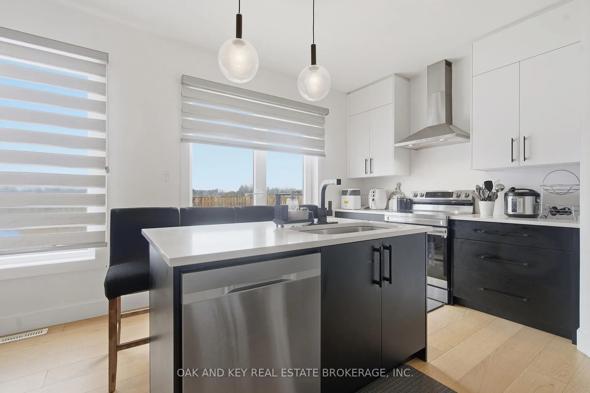 Photo 15 of 25 Alexander Circle, Strathroy-Caradoc, SE — HOMEH